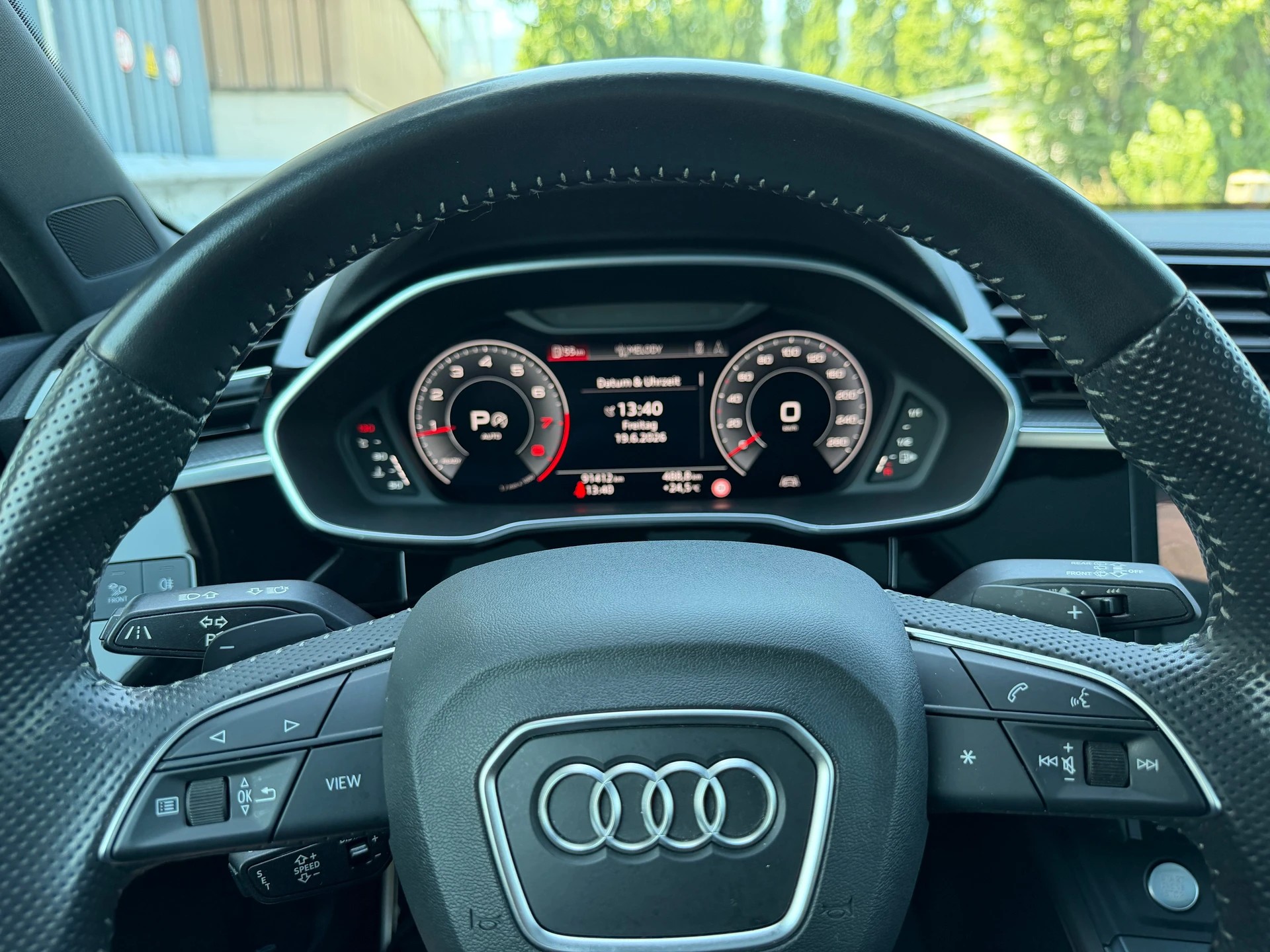 AUDI Q3 40 TFSI S line quattro S-tronic-image-7