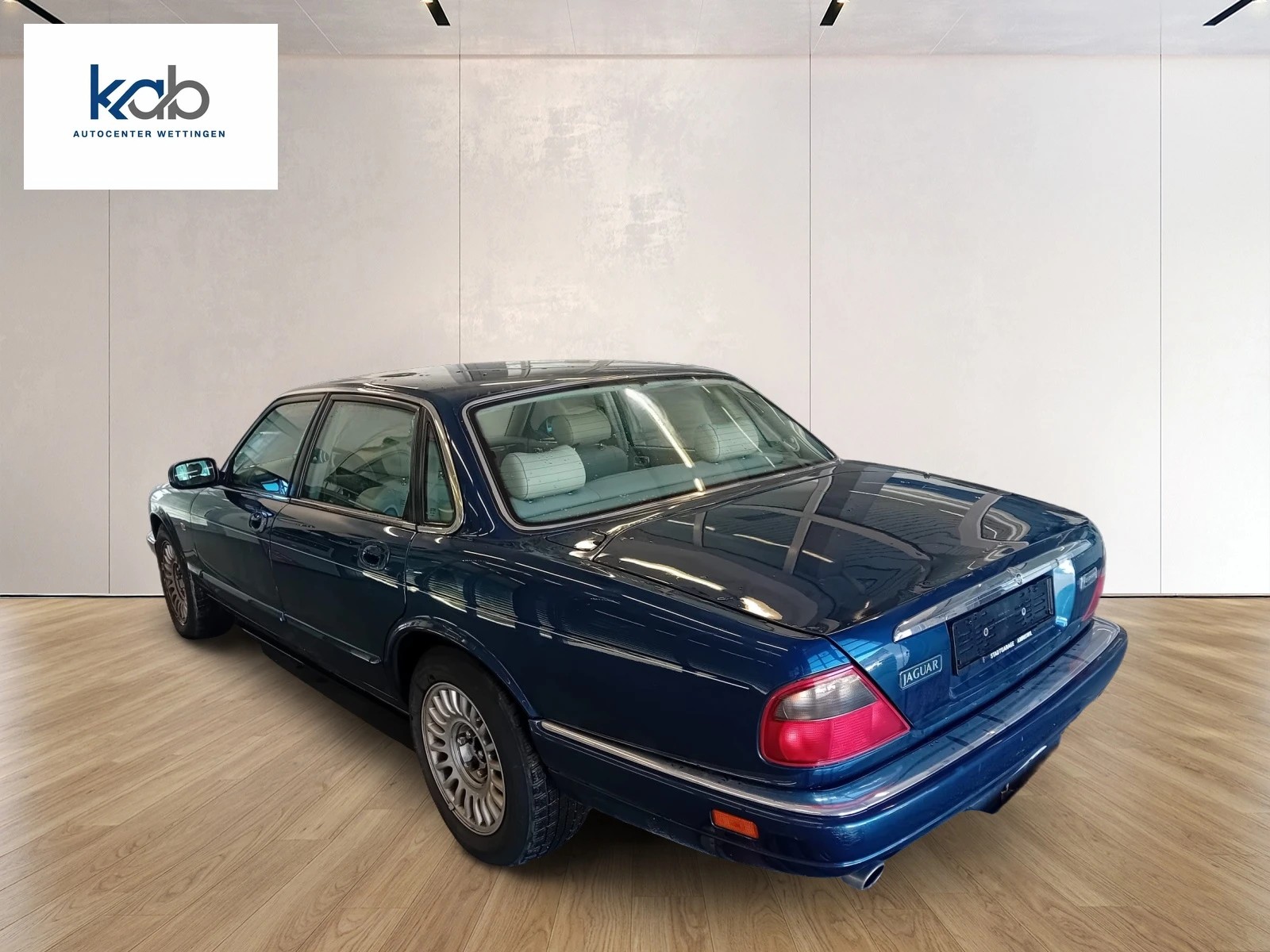 JAGUAR XJ 3.2 Executive-image-4