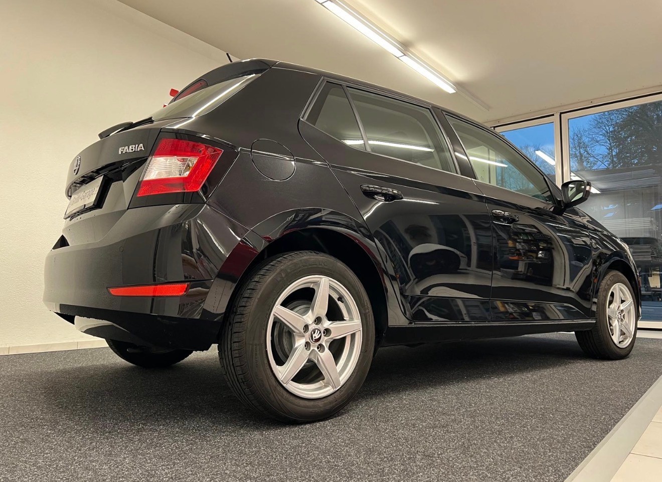 SKODA Fabia 1.0 MPI Active-image-5