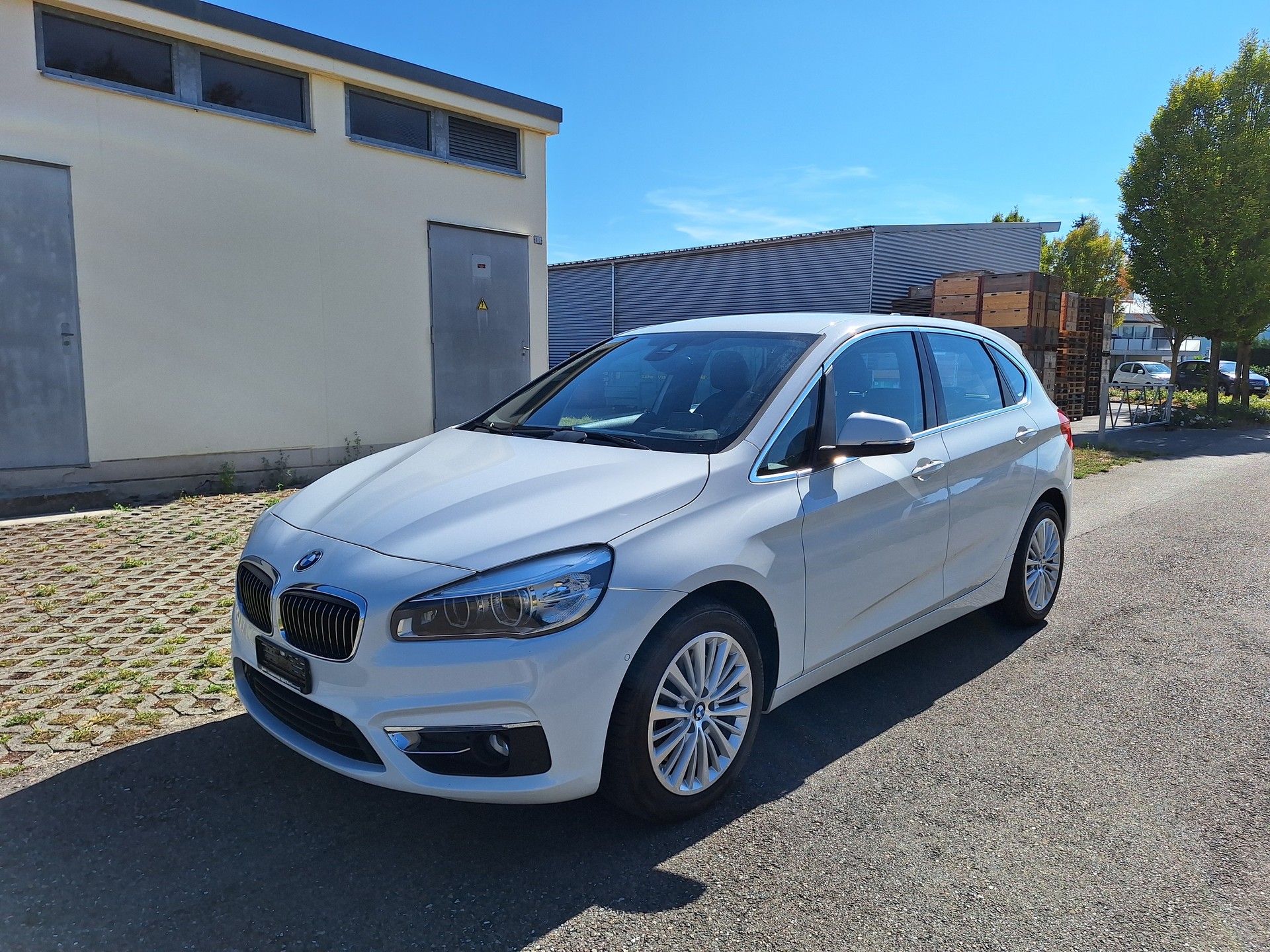 BMW 225i xDrive Active Tourer Steptronic-image-1