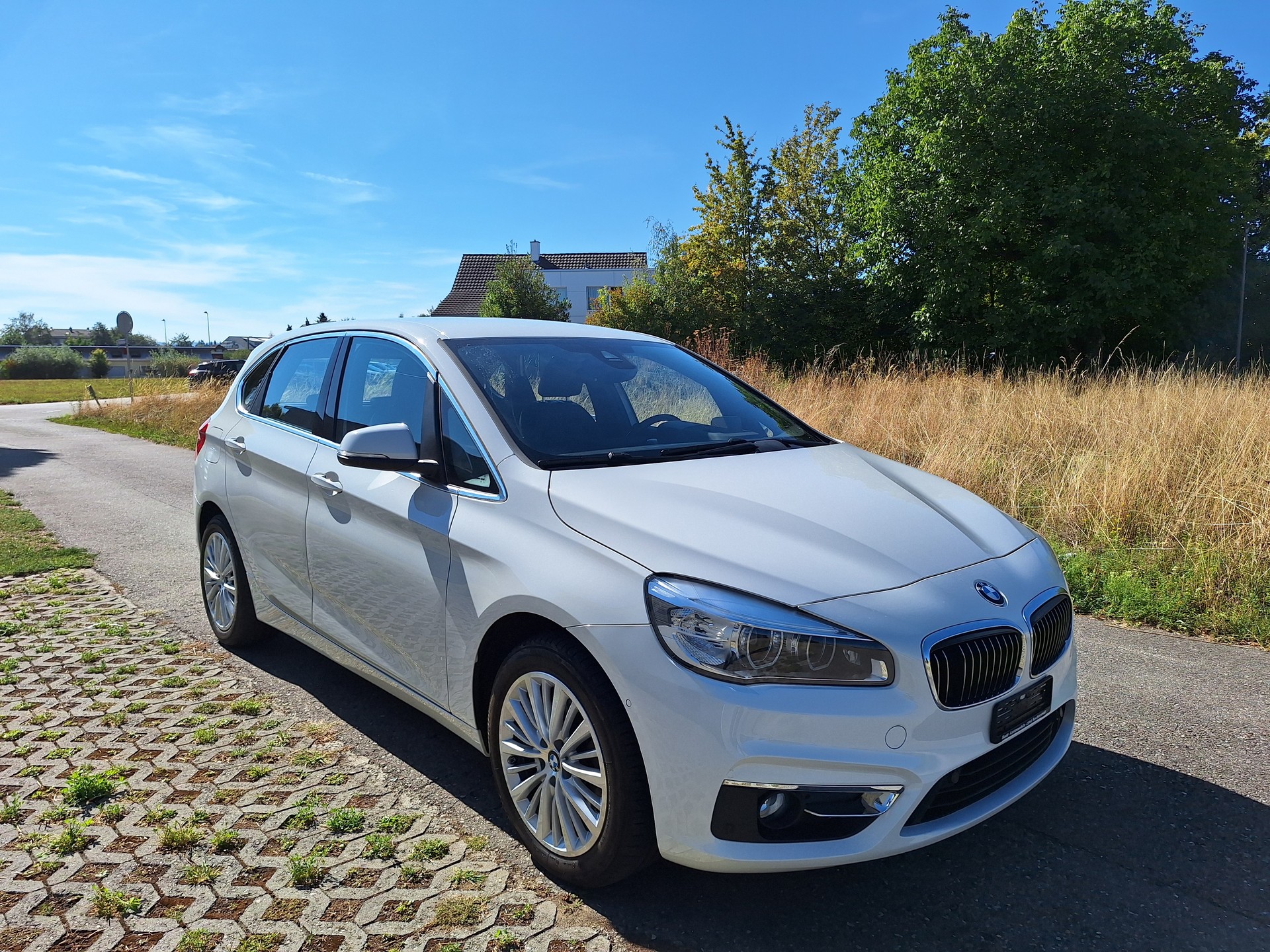 BMW 225i xDrive Active Tourer Steptronic-image-0