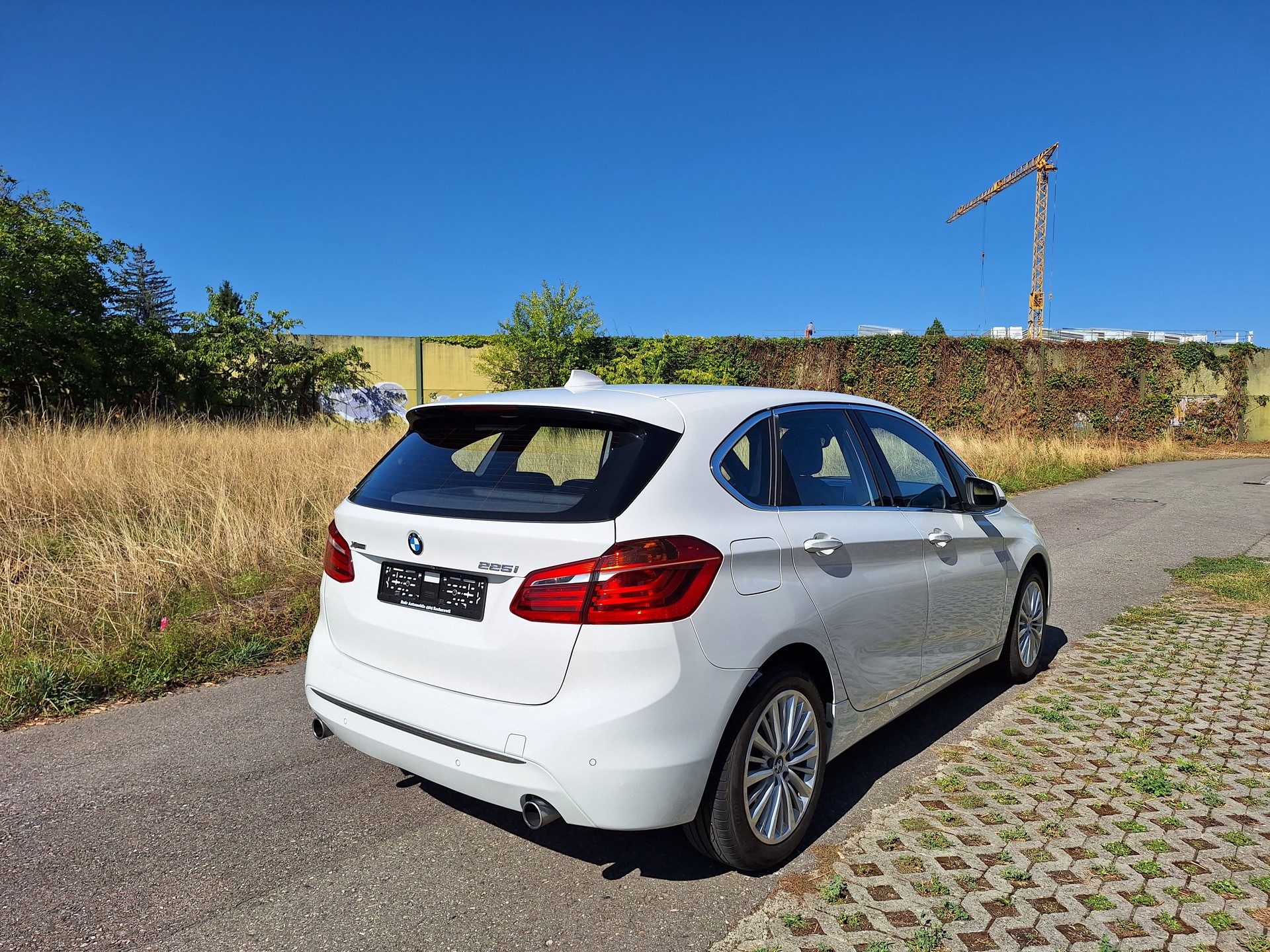 BMW 225i xDrive Active Tourer Steptronic-image-4