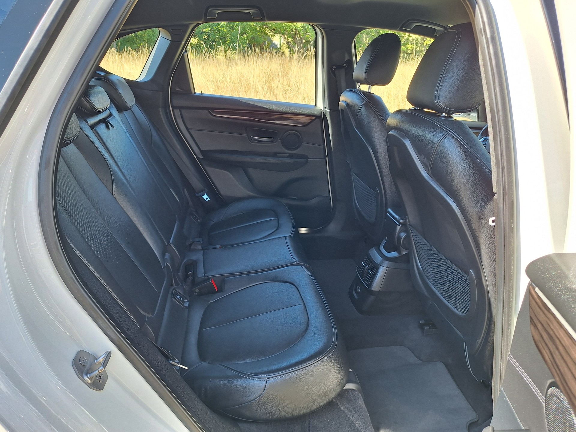 BMW 225i xDrive Active Tourer Steptronic-image-8