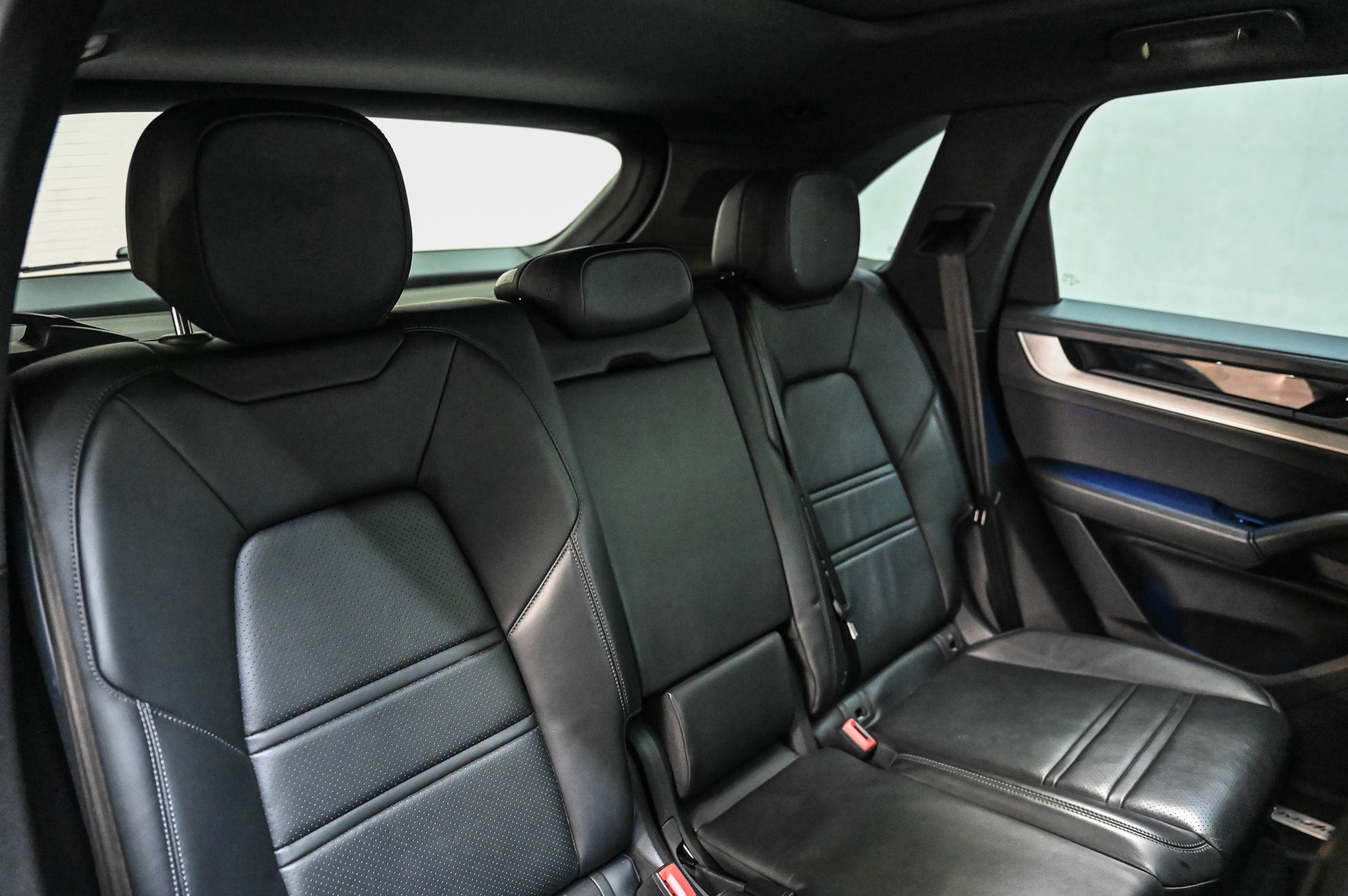 PORSCHE Cayenne S E-Hybrid-image-31