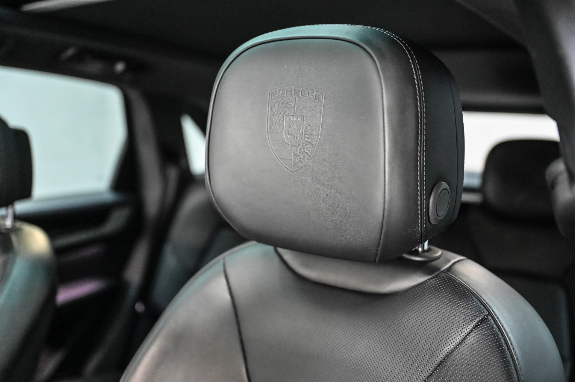 PORSCHE Cayenne S E-Hybrid-image-29