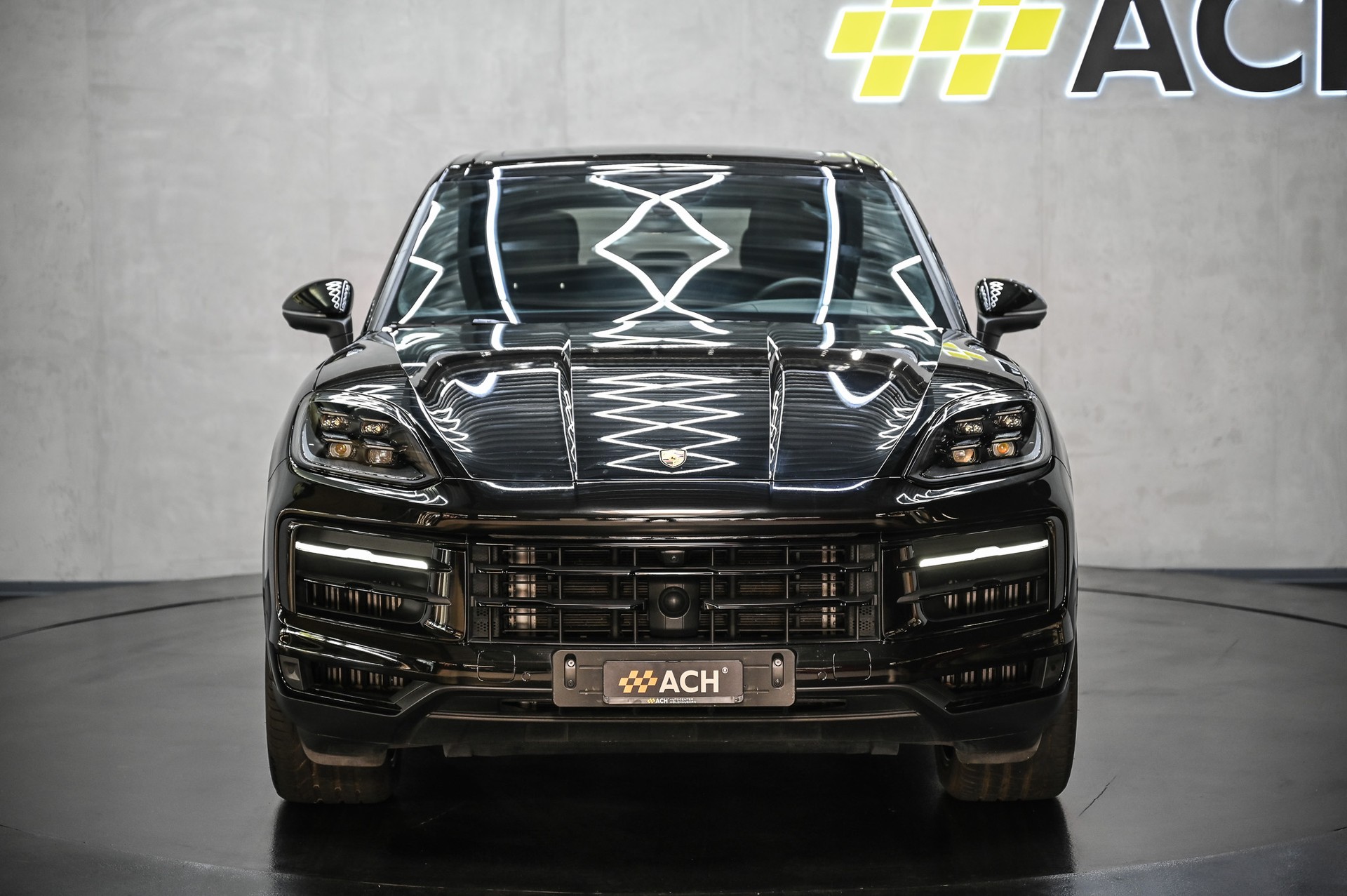 PORSCHE Cayenne S E-Hybrid-showroom-element-1