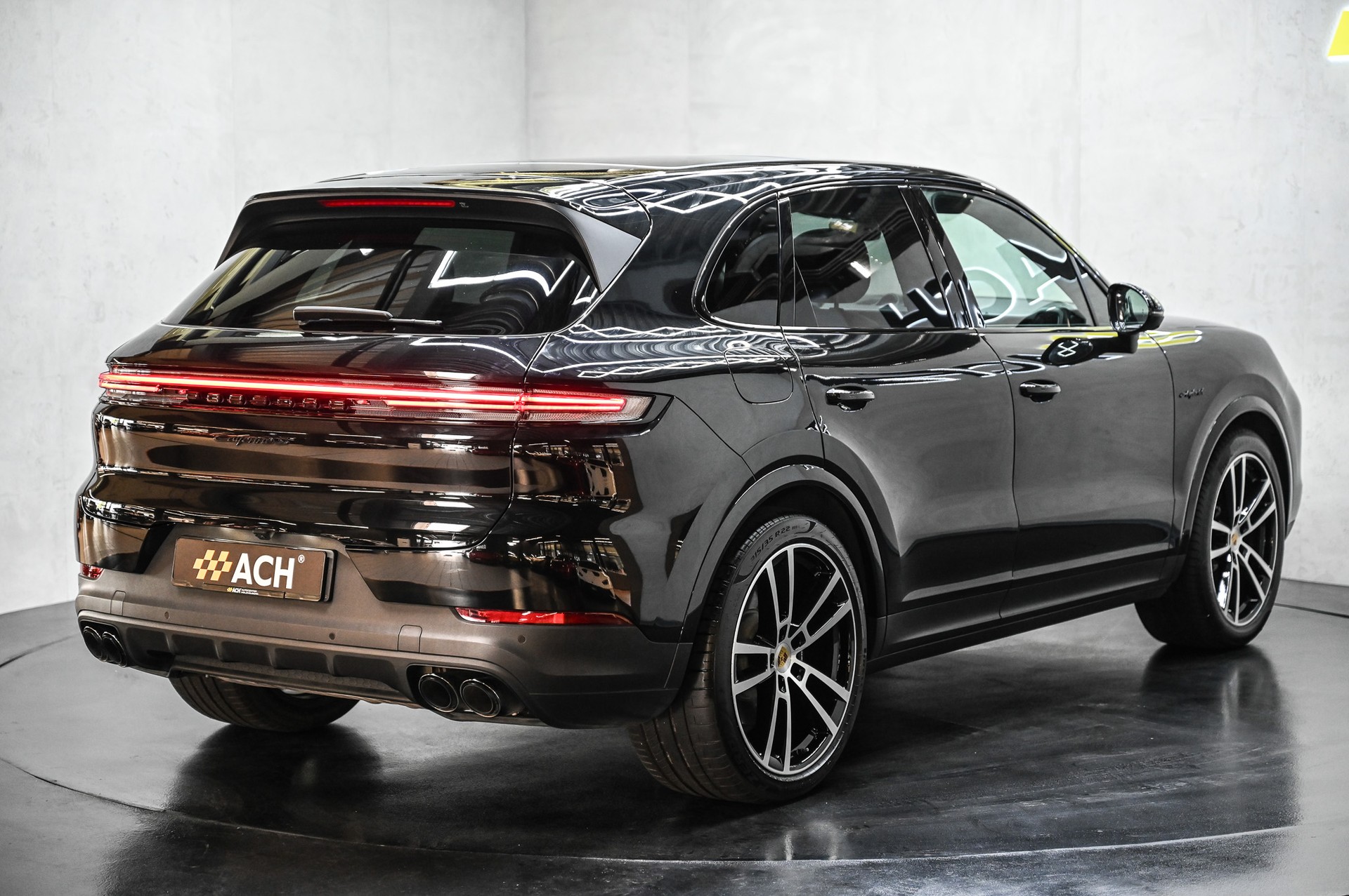 PORSCHE Cayenne S E-Hybrid-image-8