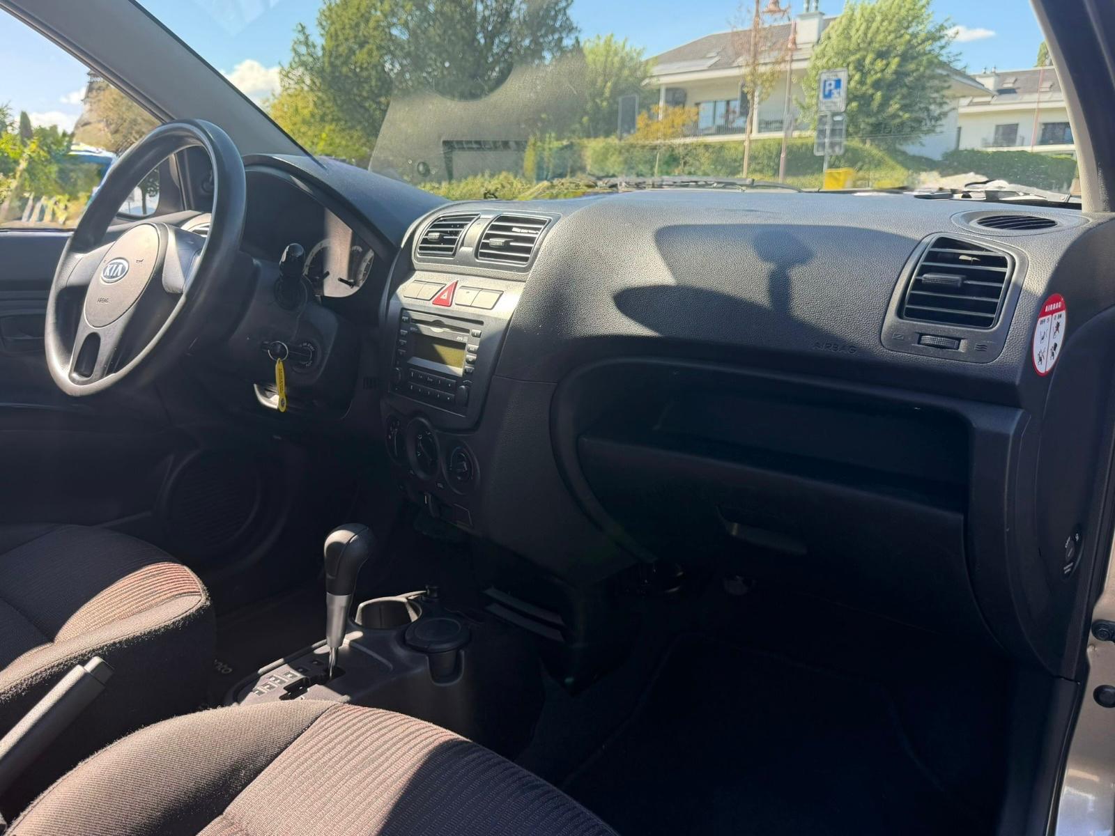 KIA Picanto 1.1 Classic-image-11