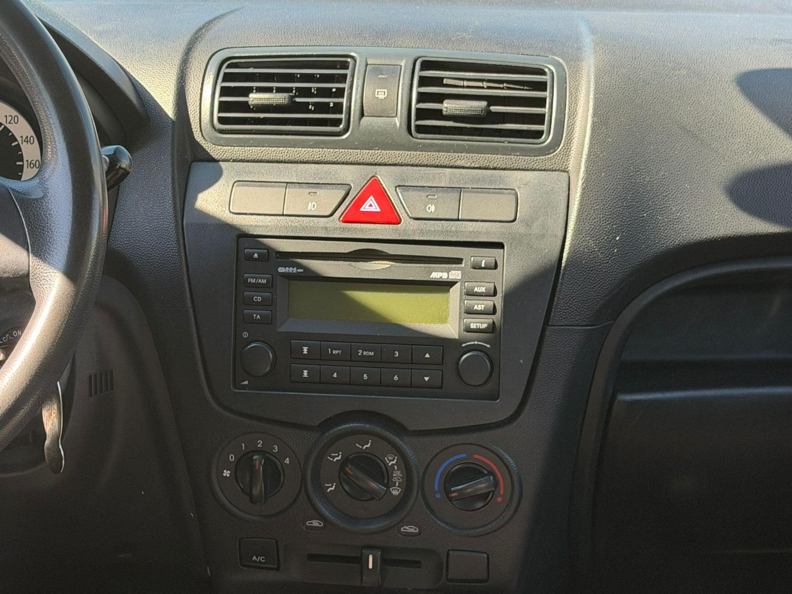 KIA Picanto 1.1 Classic-image-16