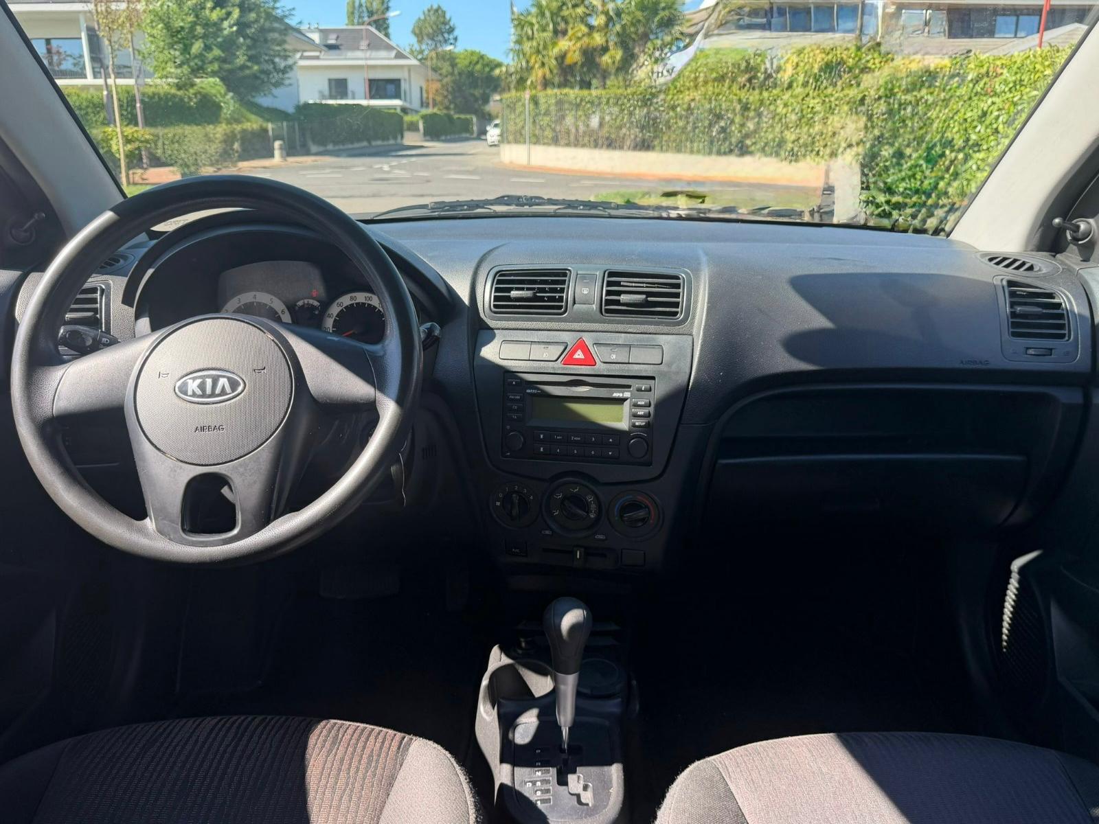 KIA Picanto 1.1 Classic-image-10