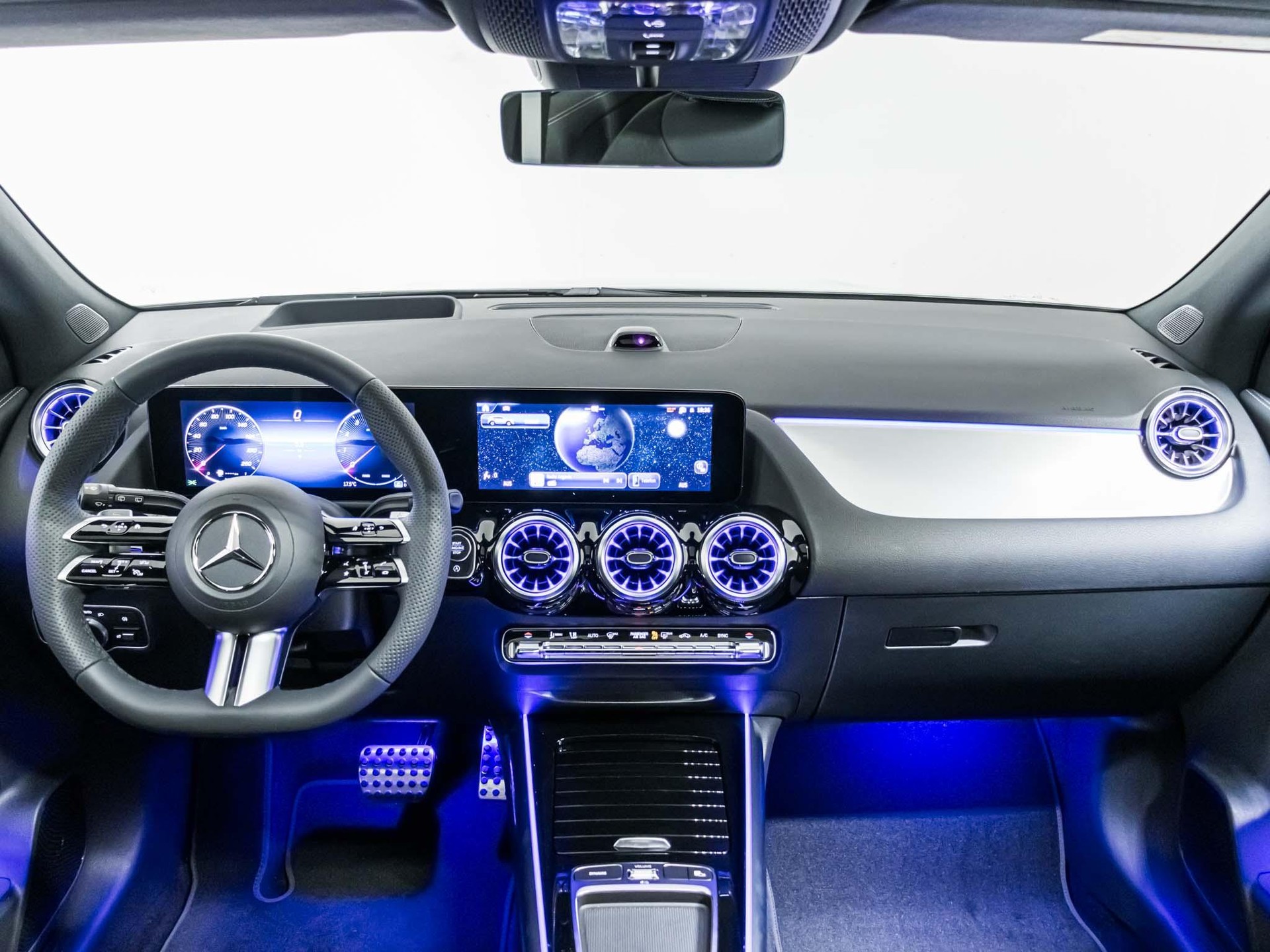 MERCEDES-BENZ GLA 250 4MATIC Swiss Star-image-11