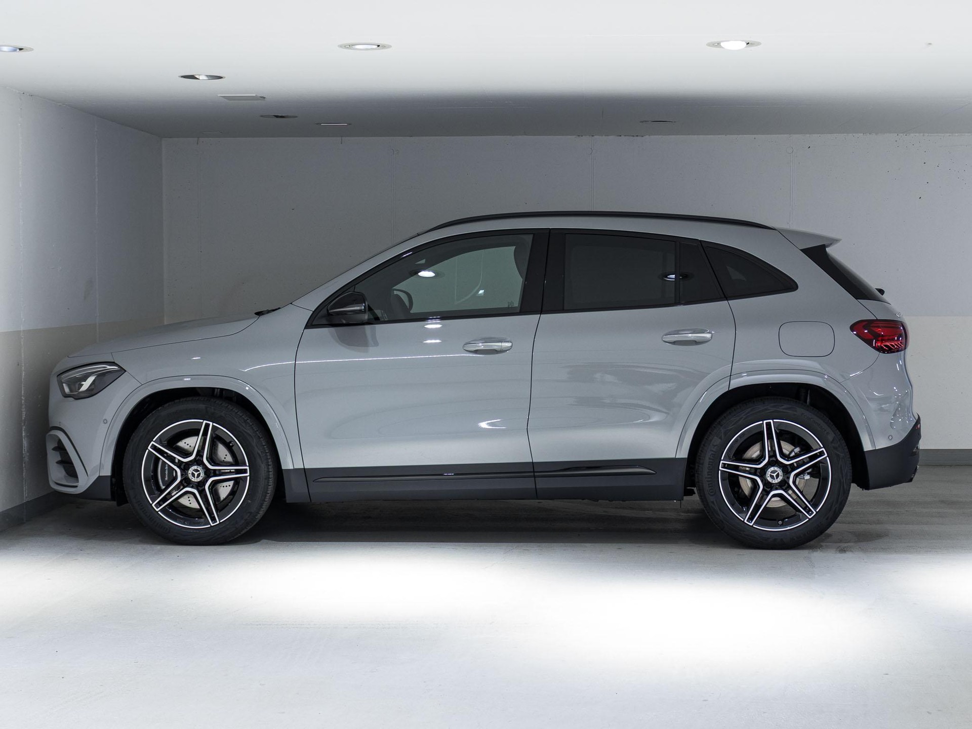 MERCEDES-BENZ GLA 250 4MATIC Swiss Star-image-4