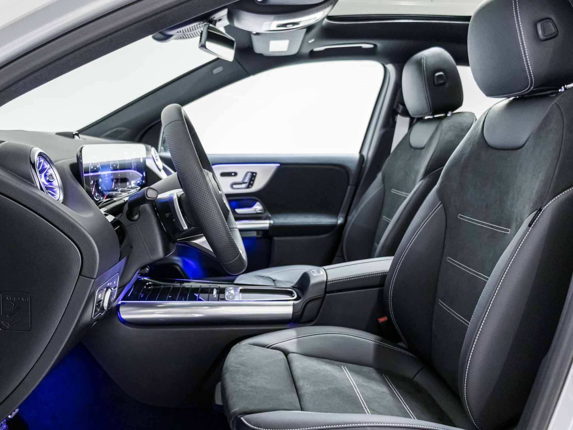 MERCEDES-BENZ GLA 250 4MATIC Swiss Star-image-6