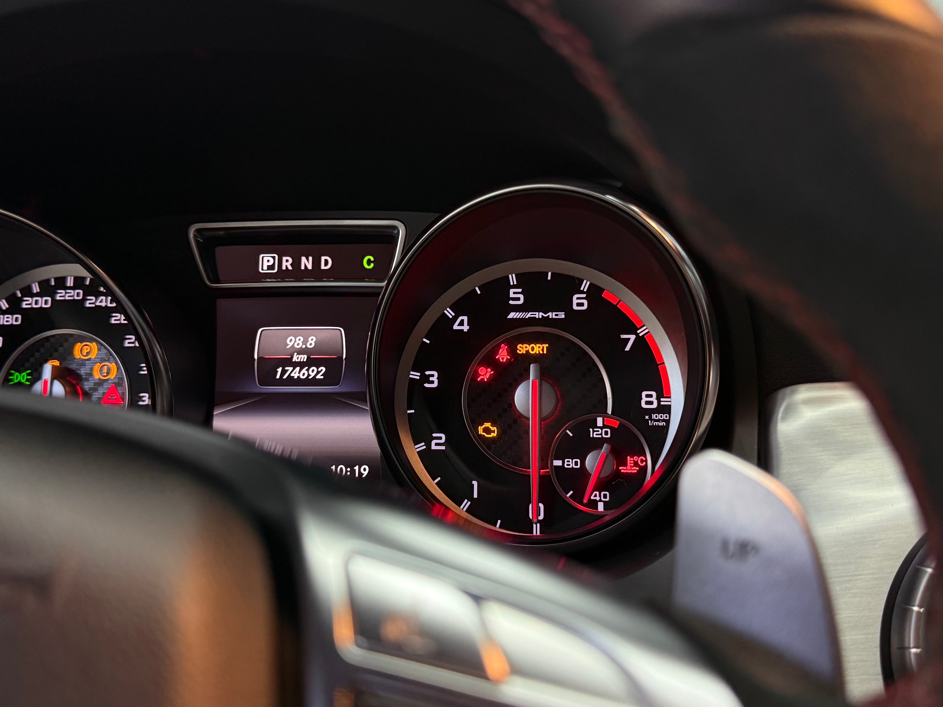 MERCEDES-BENZ CLA 45 AMG 4Matic Speedshift-image-11