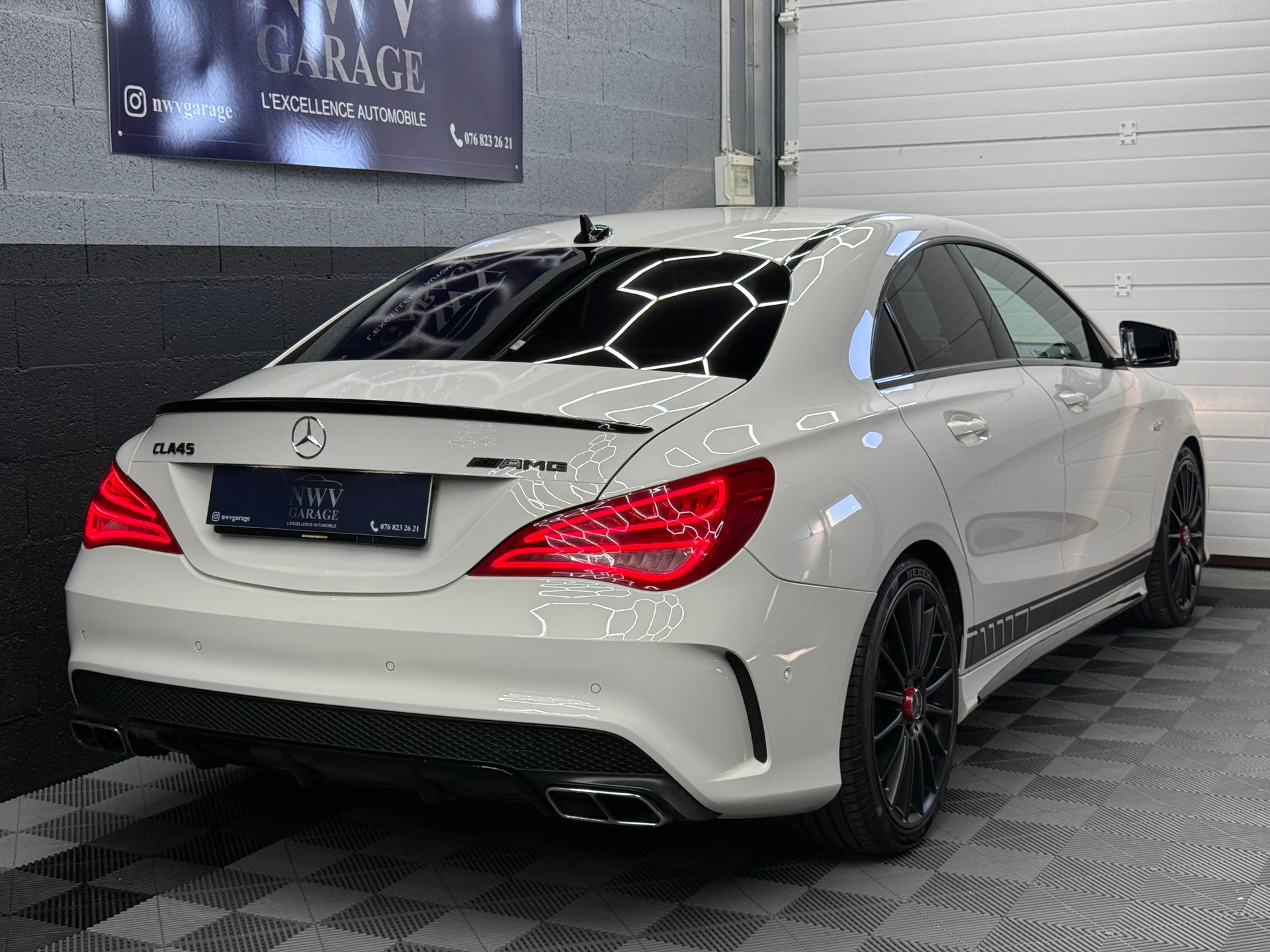 MERCEDES-BENZ CLA 45 AMG 4Matic Speedshift-image-6