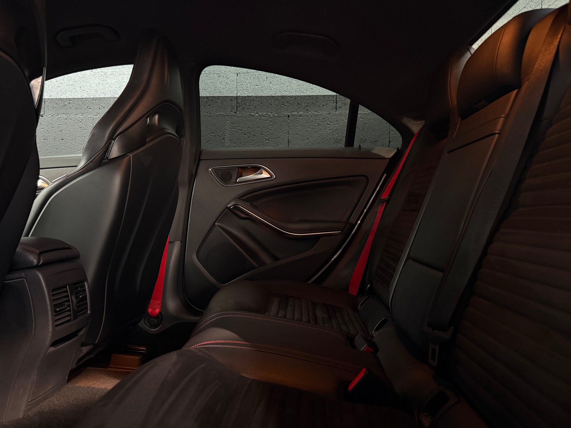 MERCEDES-BENZ CLA 45 AMG 4Matic Speedshift-image-8