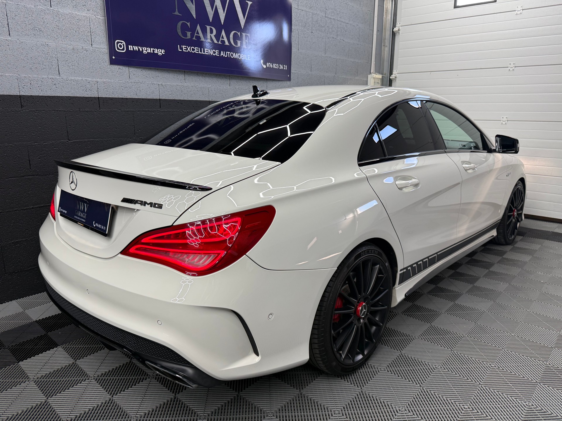 MERCEDES-BENZ CLA 45 AMG 4Matic Speedshift-image-4