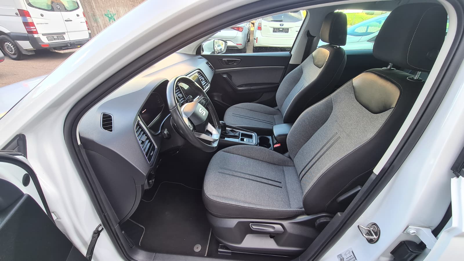SEAT Ateca 1.5 TSI EVO DSG Style ** Gr-Navi RF-Kamera ** Sitzheizung ** PDC V+H ** Frisch Ab MFK & Service **-image-18