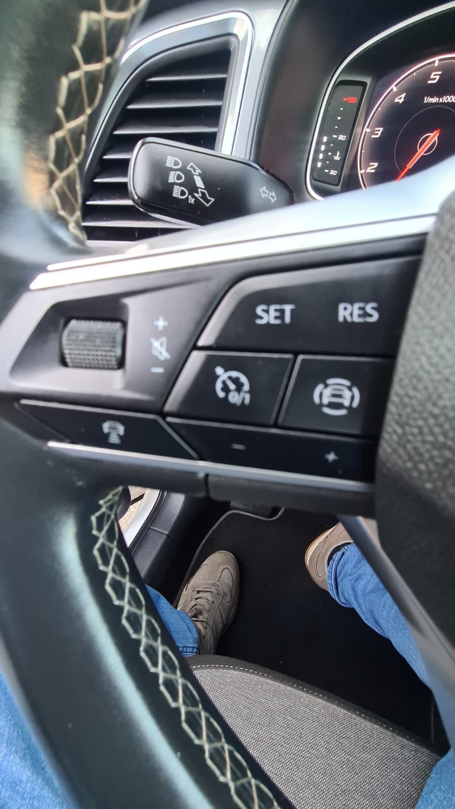 SEAT Ateca 1.5 TSI EVO DSG Style ** Gr-Navi RF-Kamera ** Sitzheizung ** PDC V+H ** Frisch Ab MFK & Service **-image-10