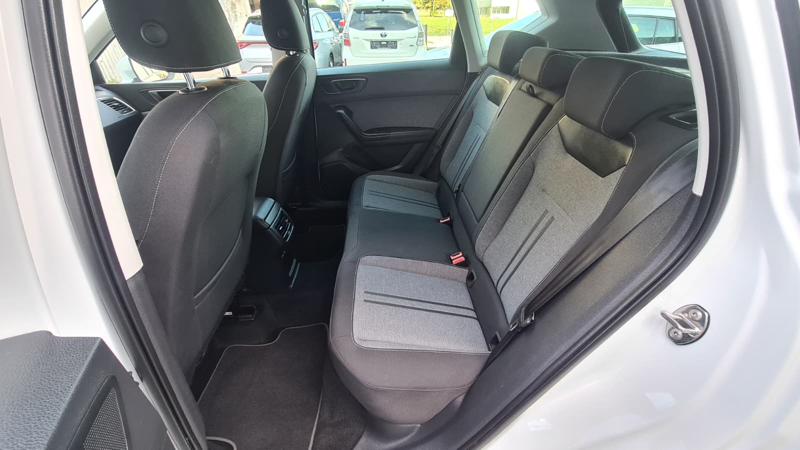 SEAT Ateca 1.5 TSI EVO DSG Style ** Gr-Navi RF-Kamera ** Sitzheizung ** PDC V+H ** Frisch Ab MFK & Service **-image-19