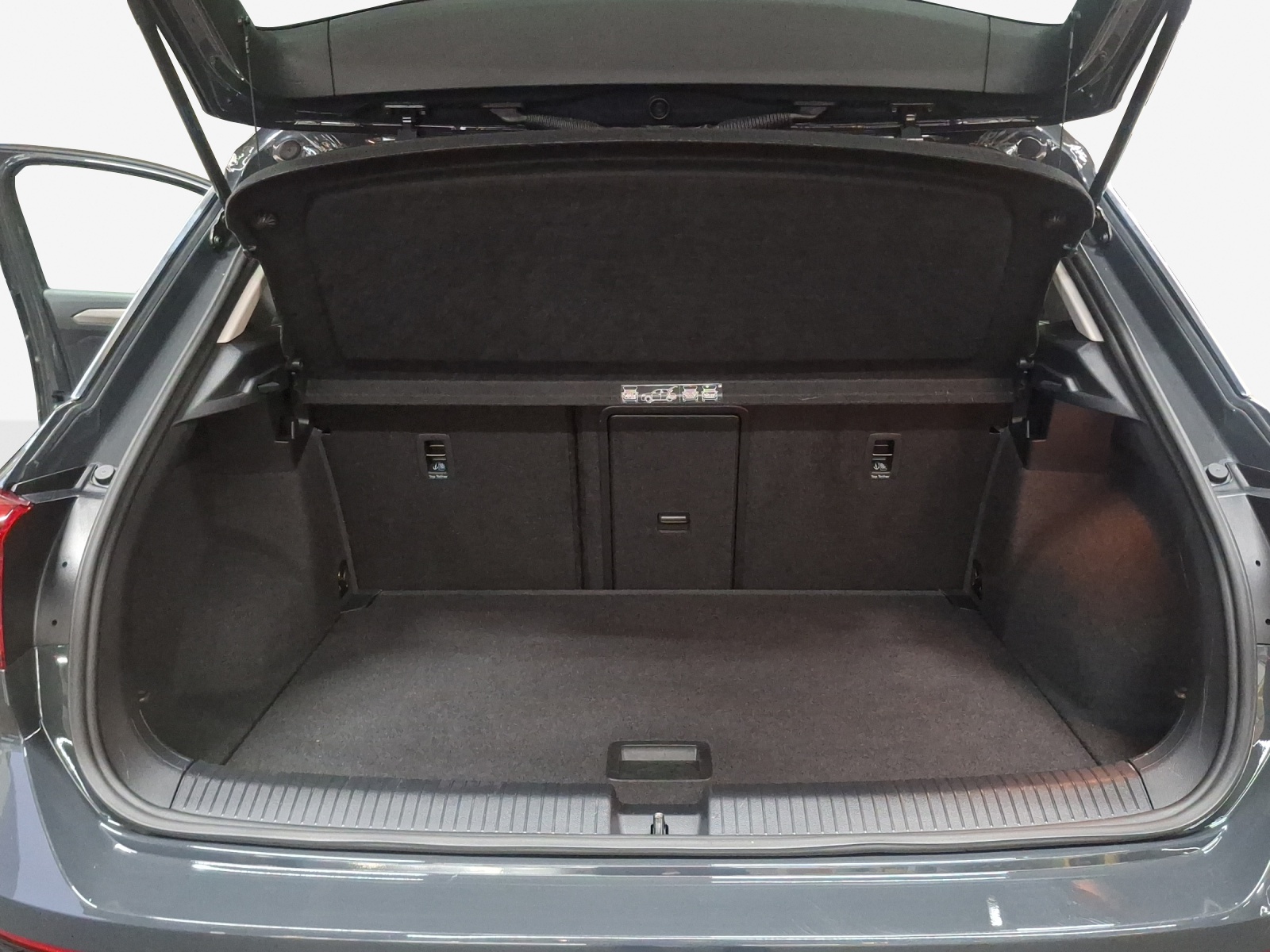 VW T-Roc 1.0 TSI Advance-image-12
