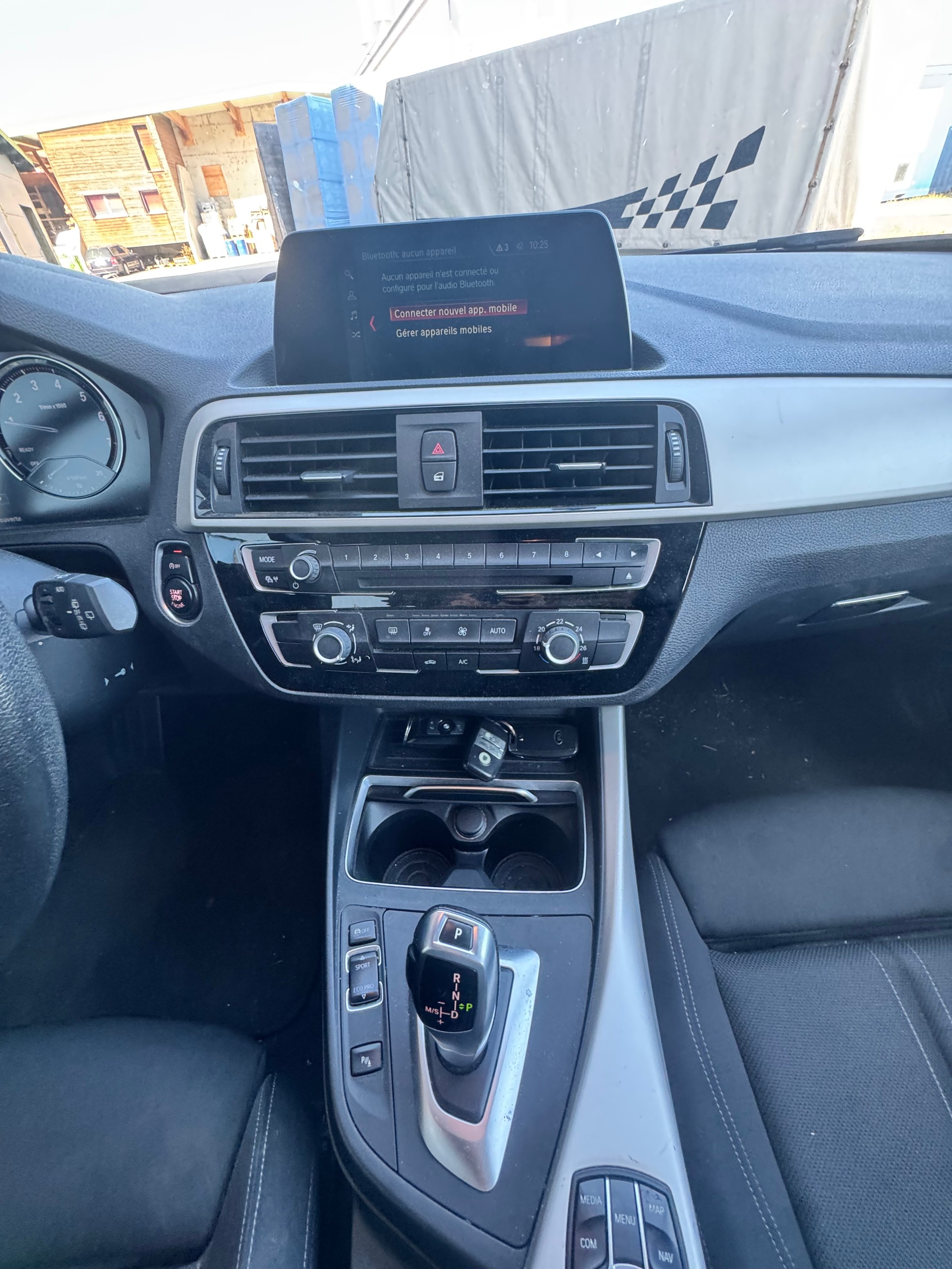 BMW 118i Edition Sport Line Steptronic-image-6