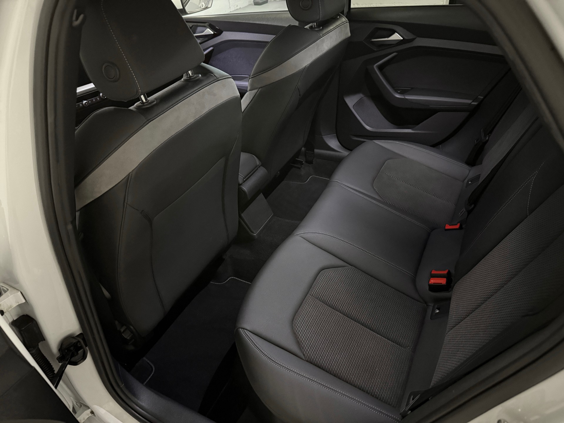 AUDI A1 Sportback 35 TFSI S Line S-tronic-image-7