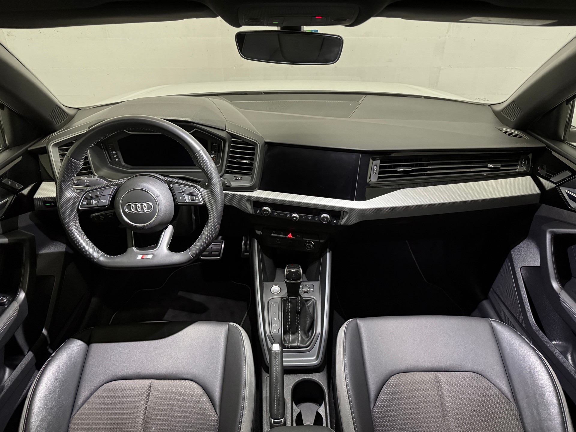 AUDI A1 Sportback 35 TFSI S Line S-tronic-image-10