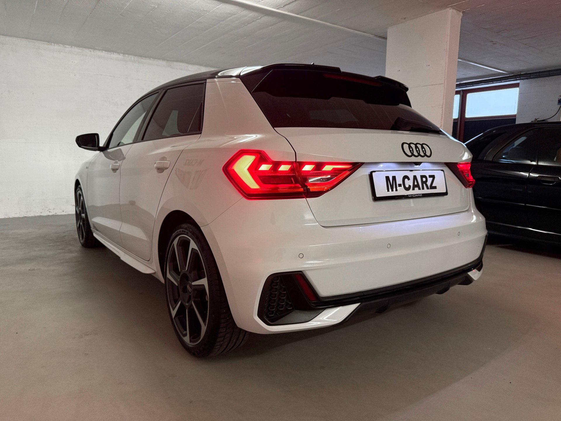 AUDI A1 Sportback 35 TFSI S Line S-tronic-image-1