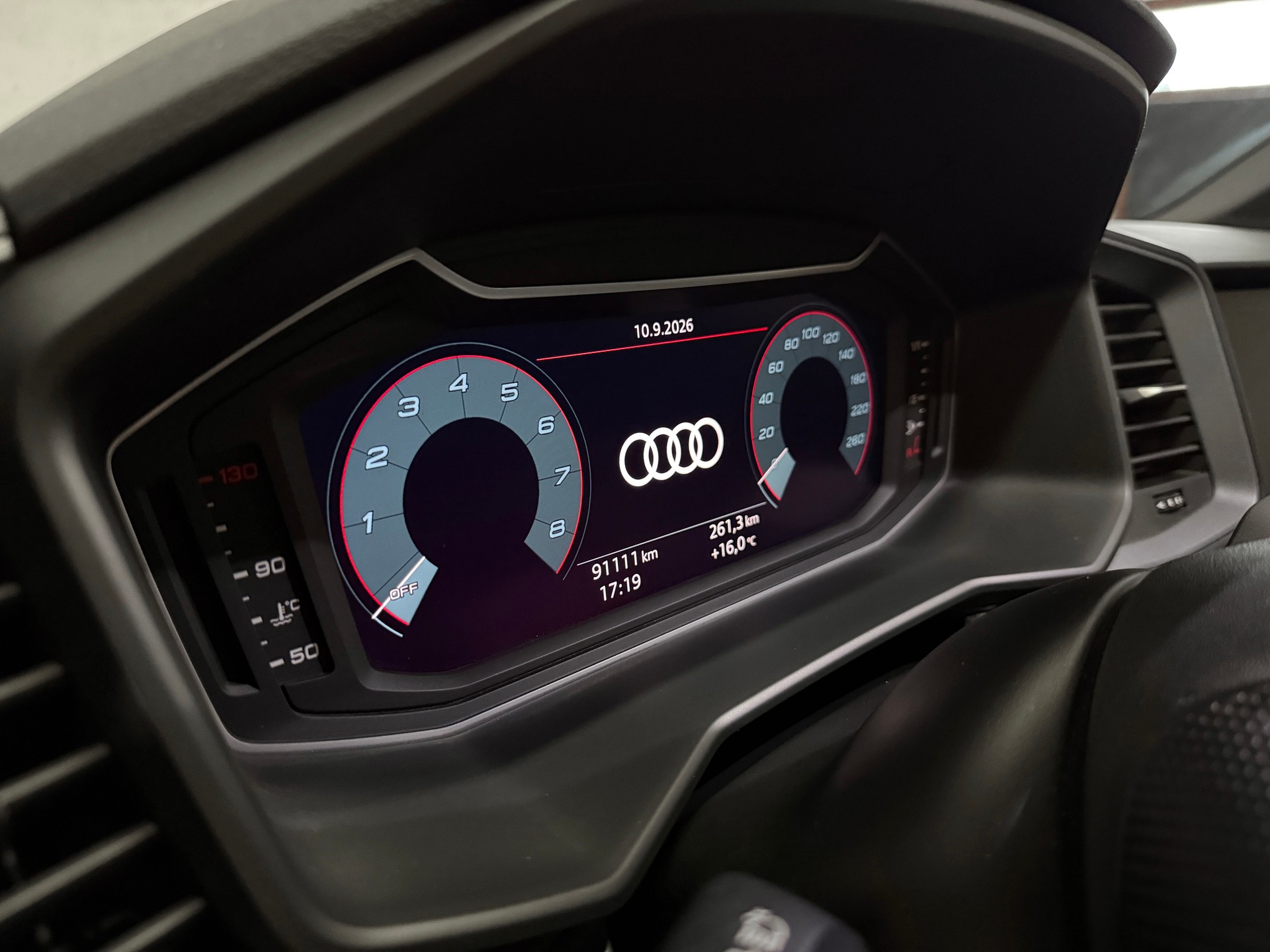 AUDI A1 Sportback 35 TFSI S Line S-tronic-image-12