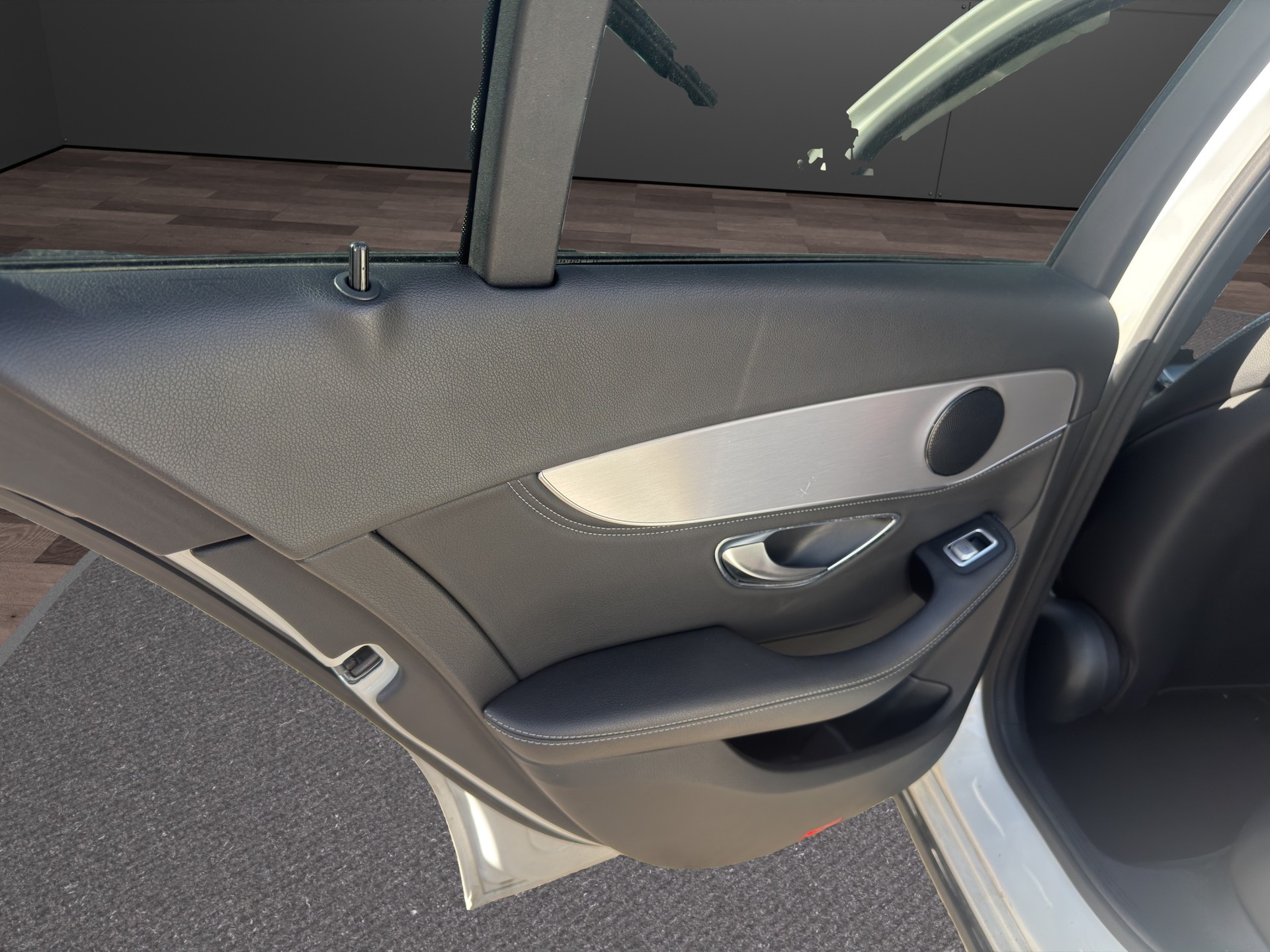 MERCEDES-BENZ C 180 Avantgarde 7G-Tronic-image-9