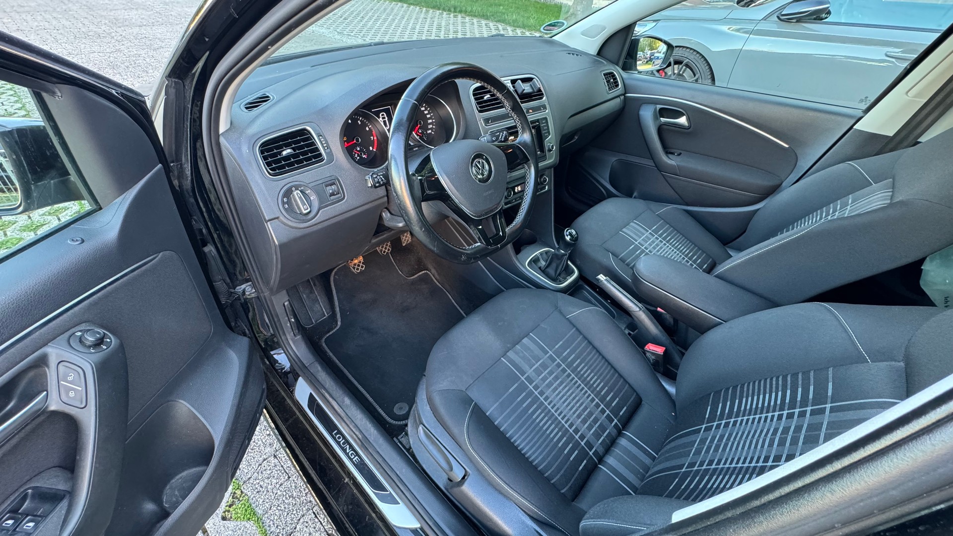 VW Polo 1.0 BMT Trendline-image-5