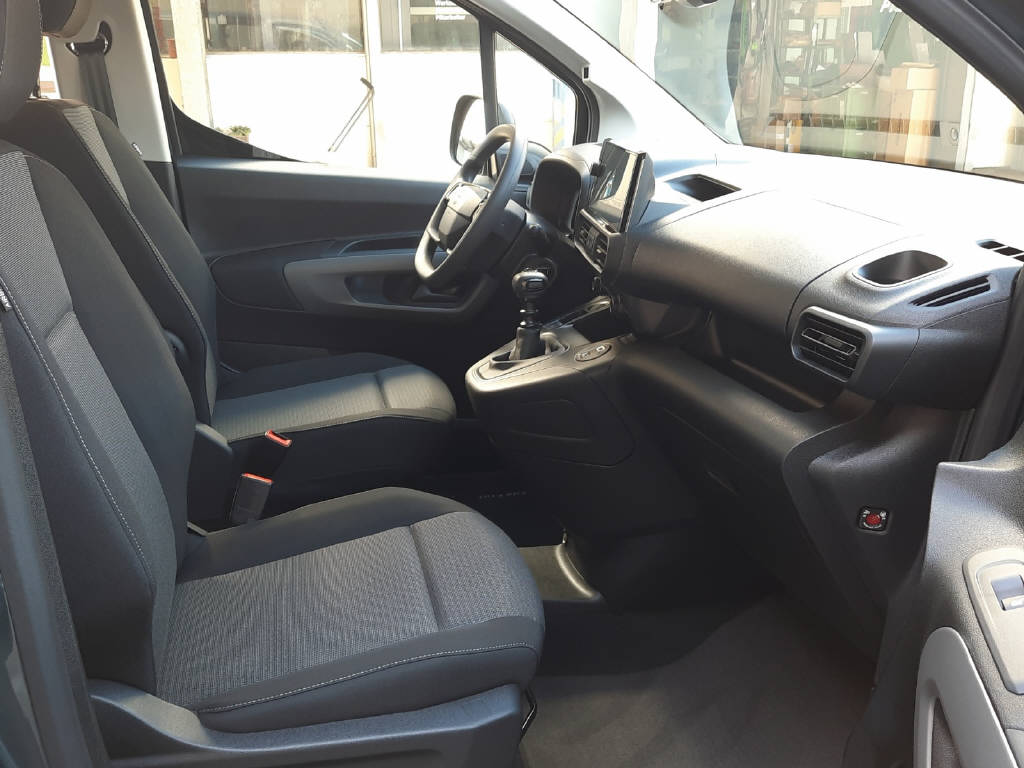 TOYOTA Proace City Verso L2 1.2 110 Comfort-image-6