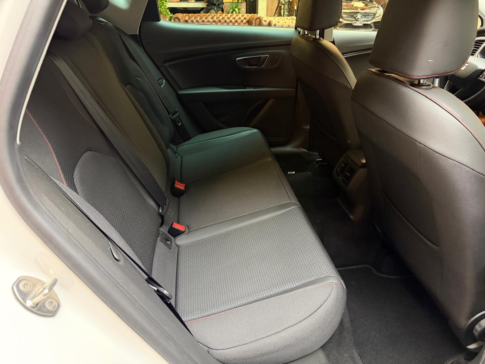 SEAT Leon 1.8 TSI FR-image-17