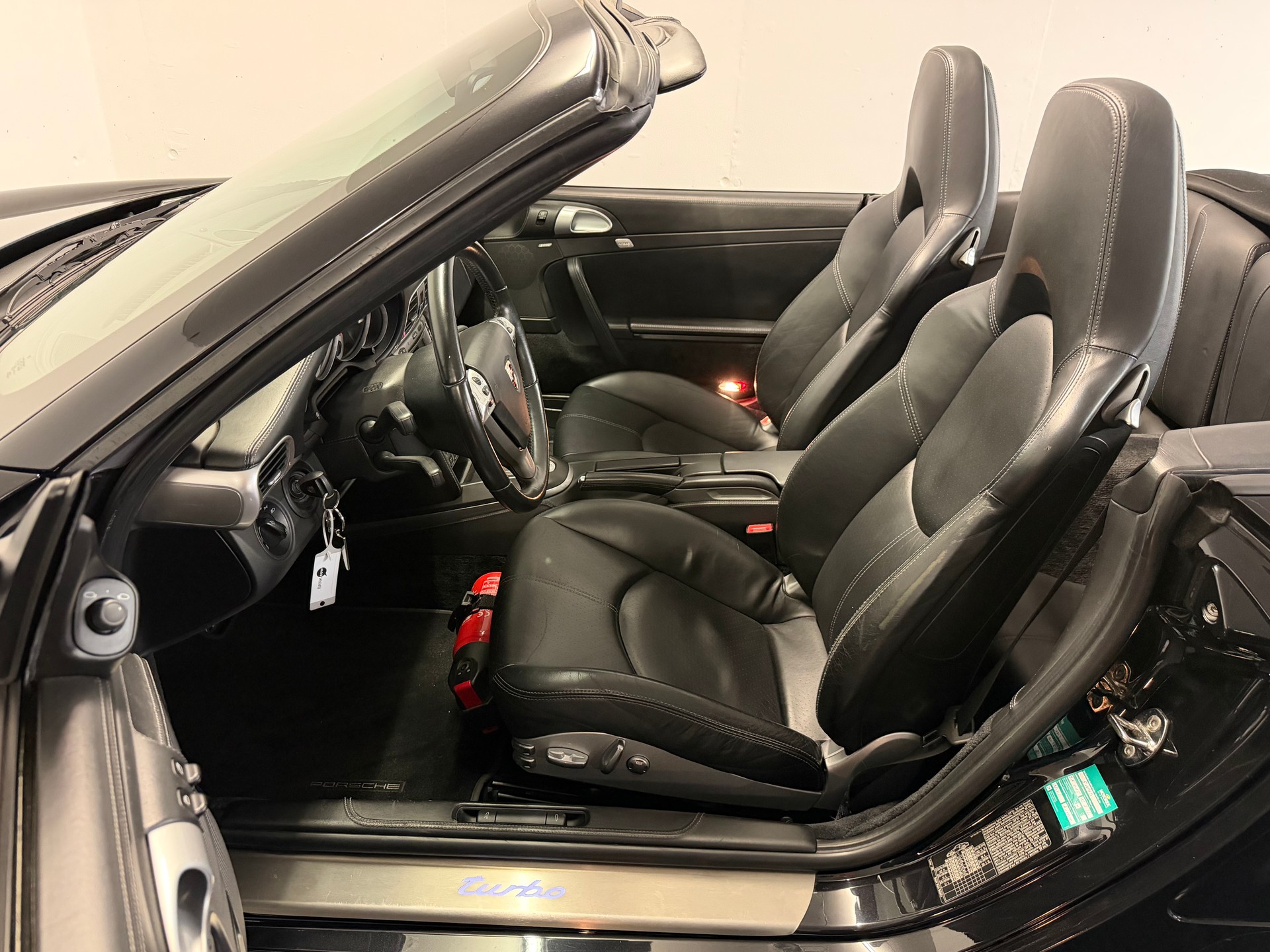 PORSCHE 911 Cabrio Turbo Tiptronic-image-12