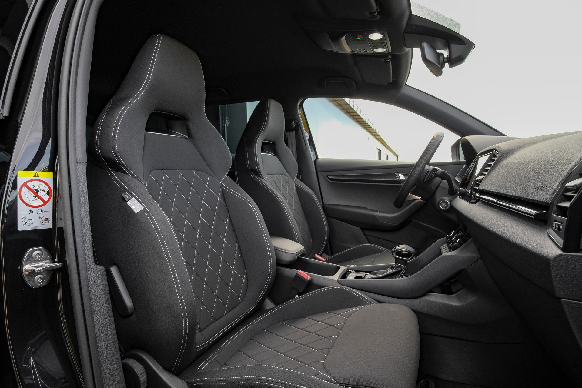 SKODA Karoq 1.5 TSI SportLine DSG-image-10