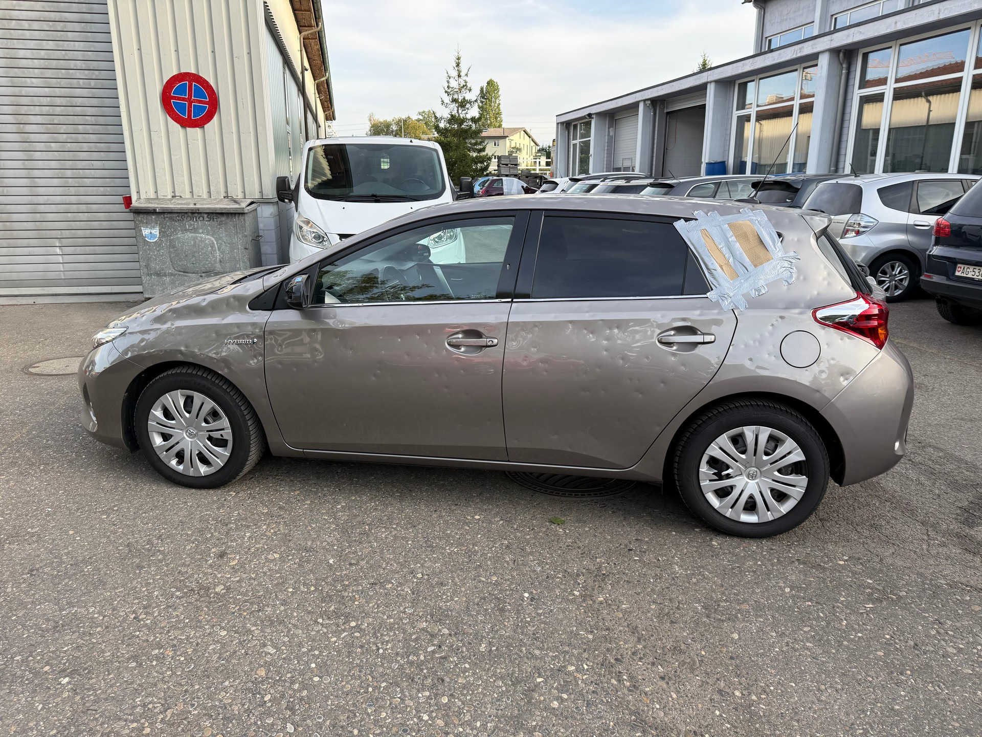 TOYOTA Auris 1.8 16V HSD Linea Trend-image-3
