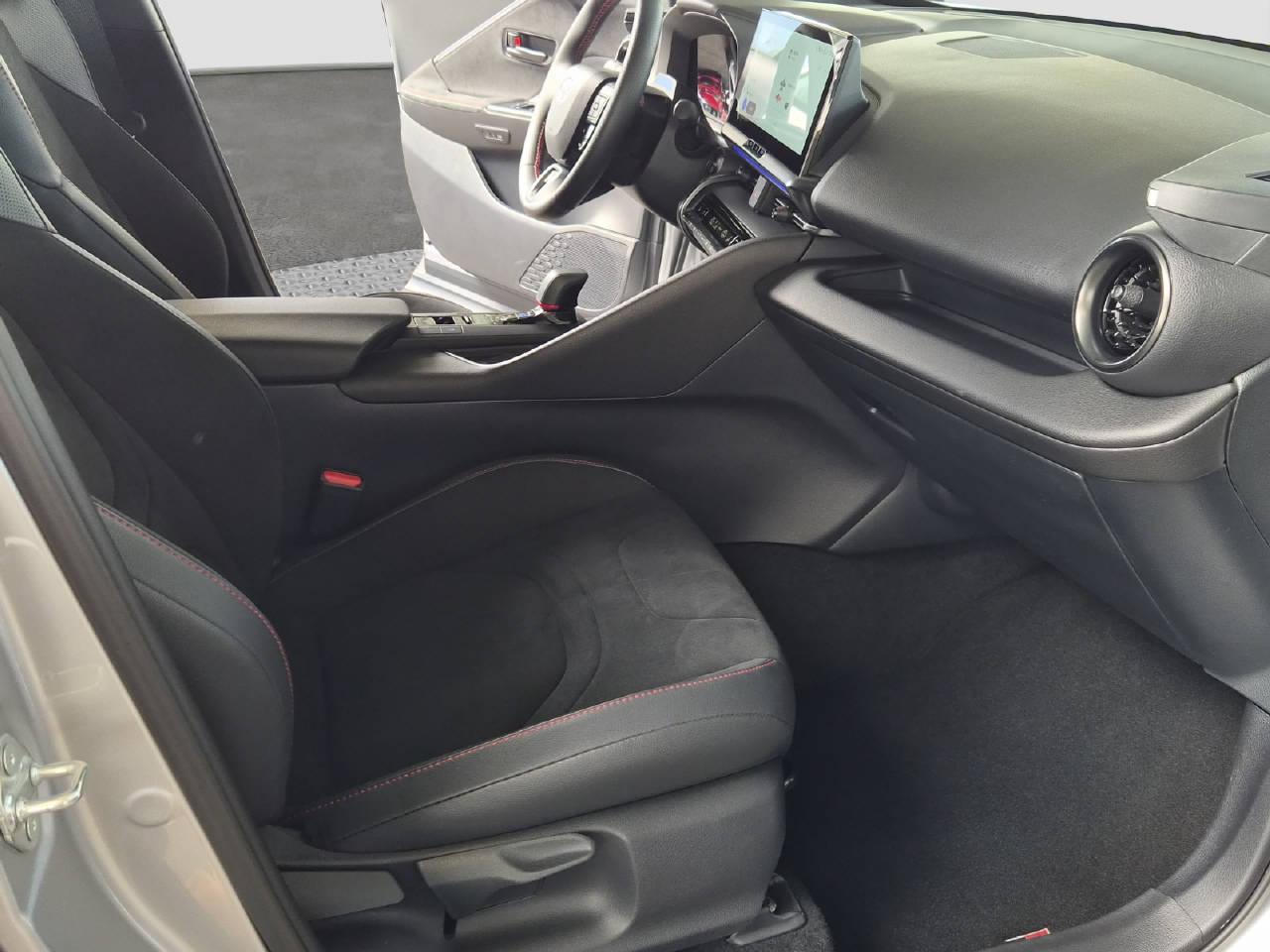 TOYOTA C-HR 2.0 HEV GR Sport 4x4-image-14