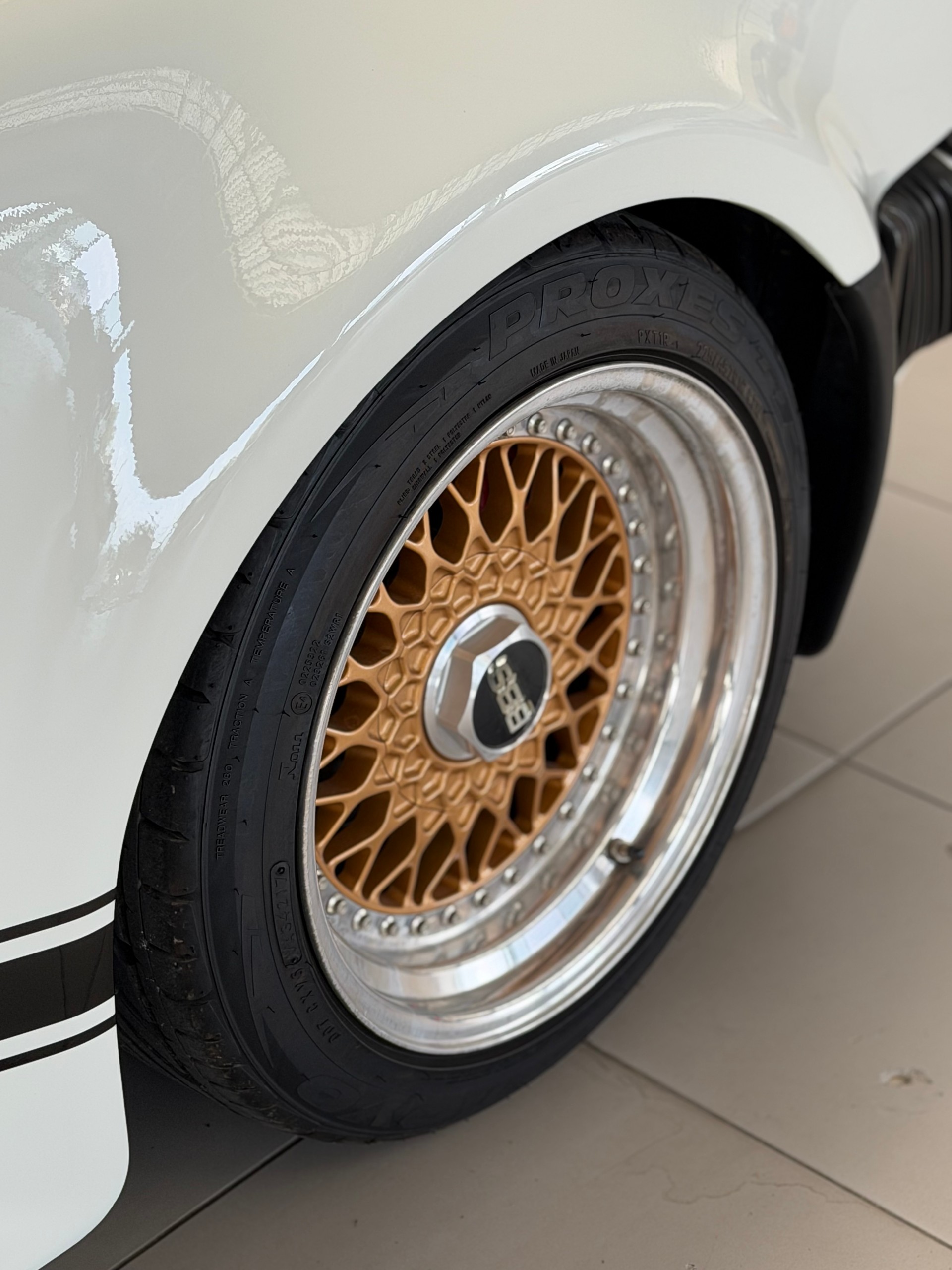 PORSCHE 911 Carrera Cabrio-image-2