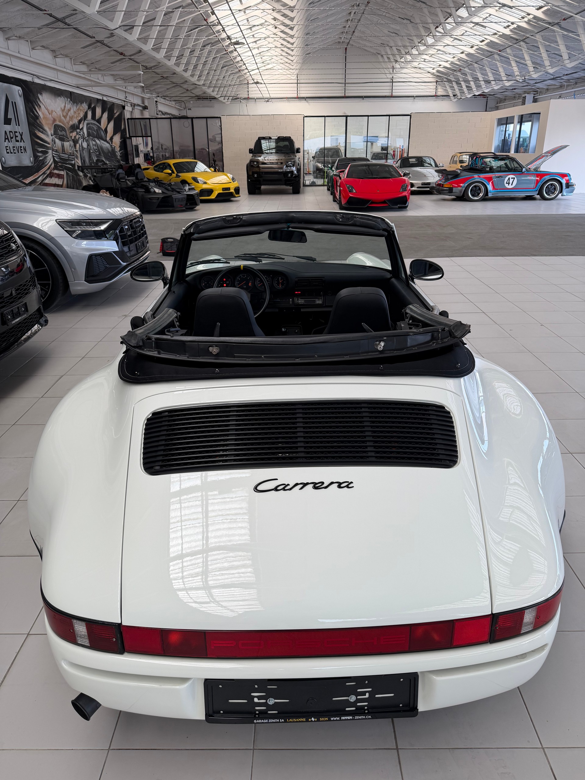 PORSCHE 911 Carrera Cabrio-image-12