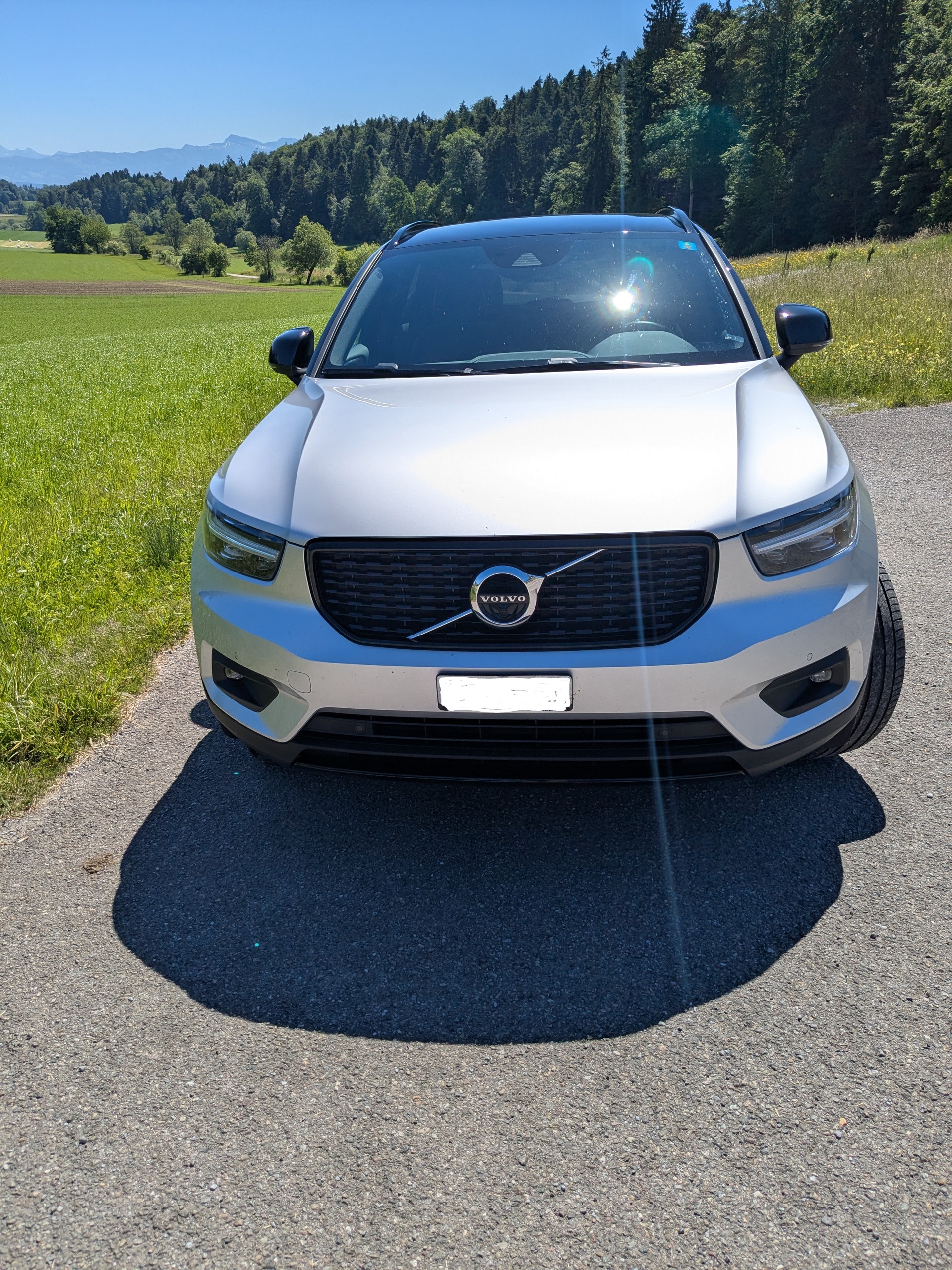VOLVO XC40 2.0 T4 R-Design AWD-image-5