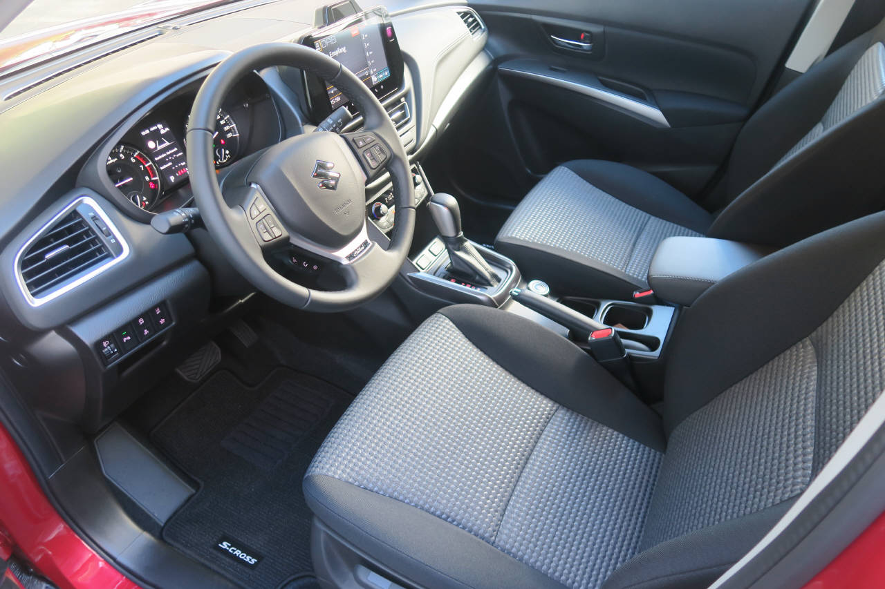 SUZUKI S-Cross 1.4 T Piz Sulai Hybrid 4x4-image-3