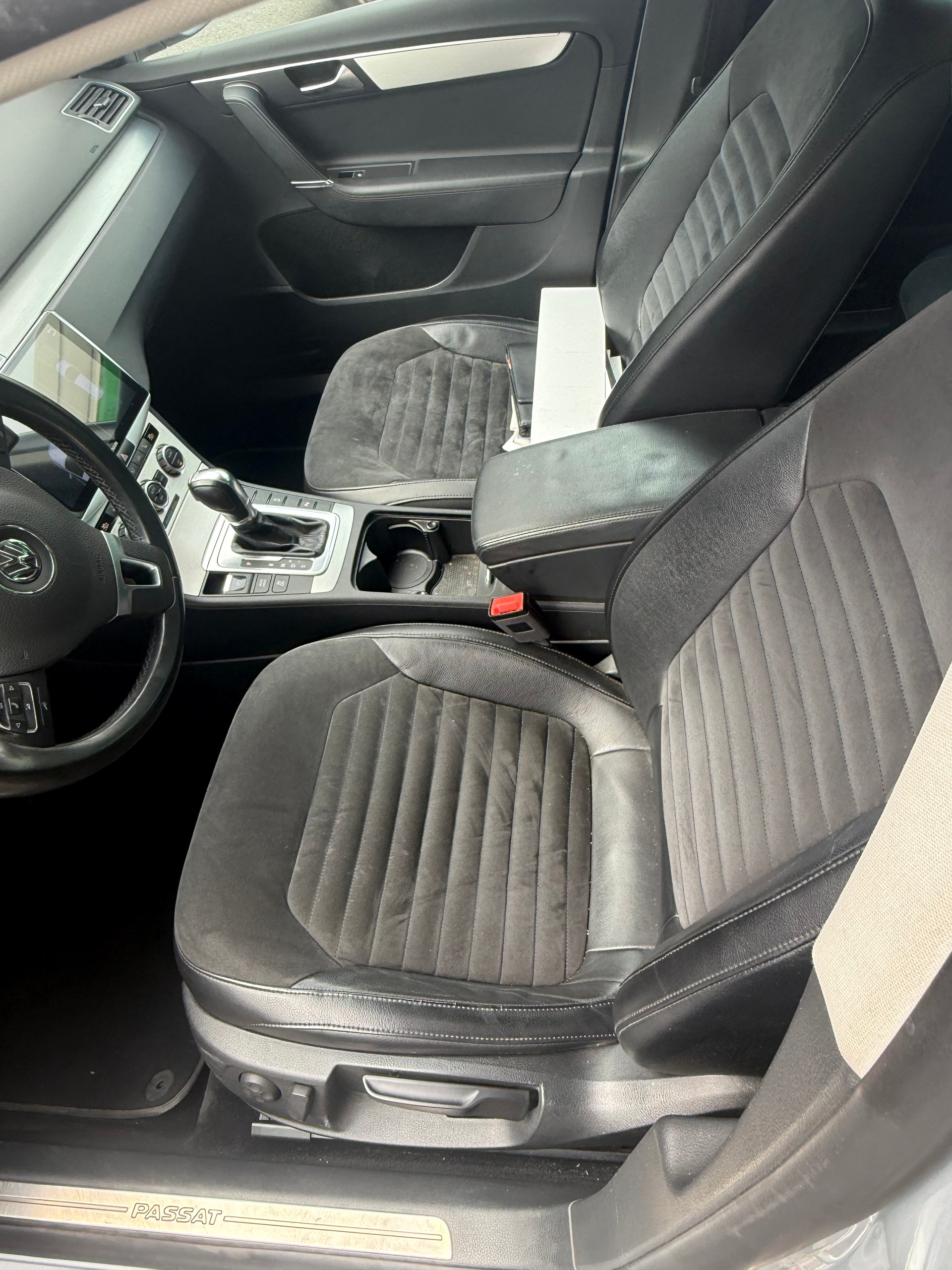 VW Passat Variant 2.0 TDI BMT Comfortline DSG-image-9