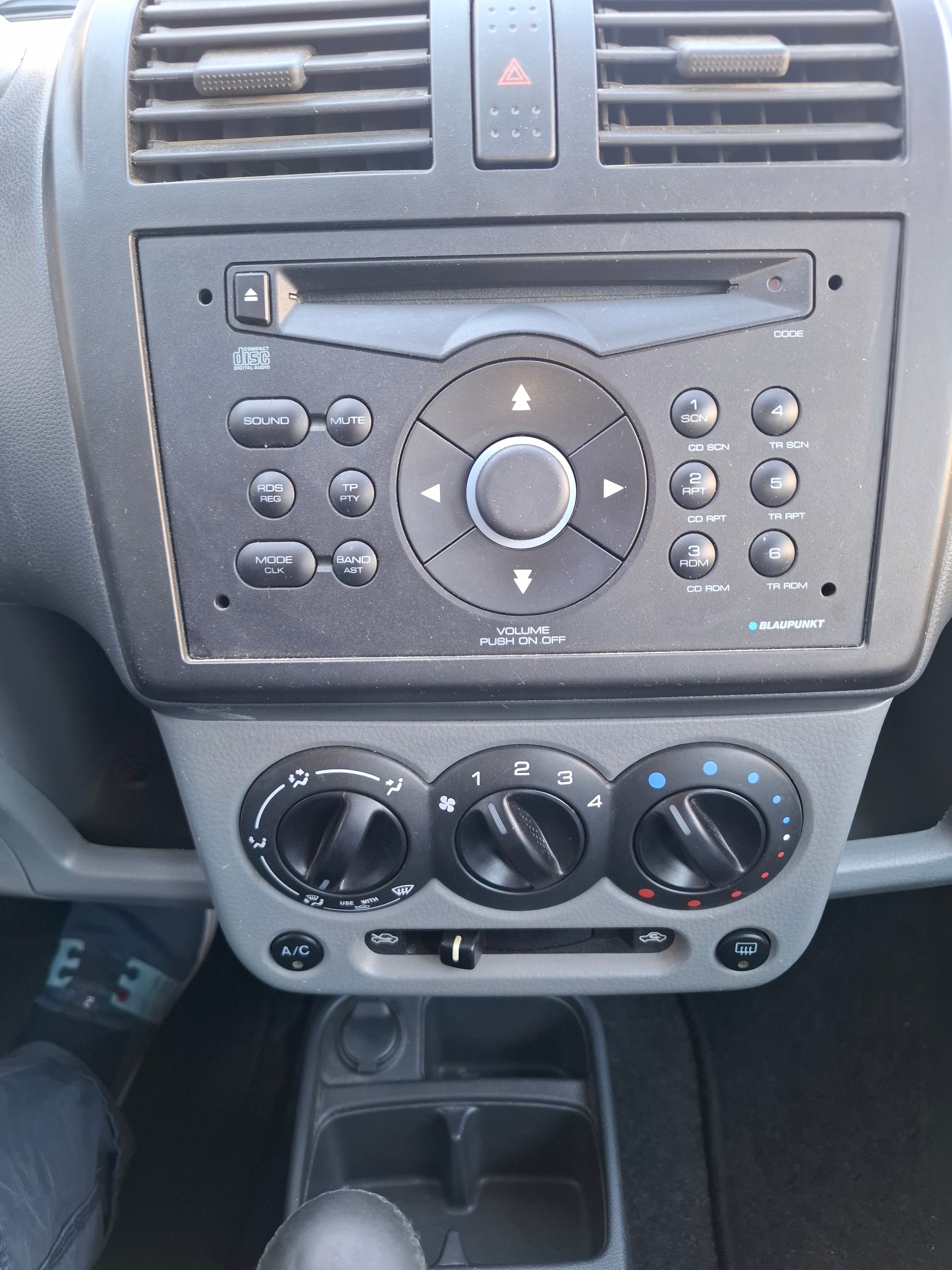 SUZUKI Ignis 1.5 16V GL Top 4x4-image-11