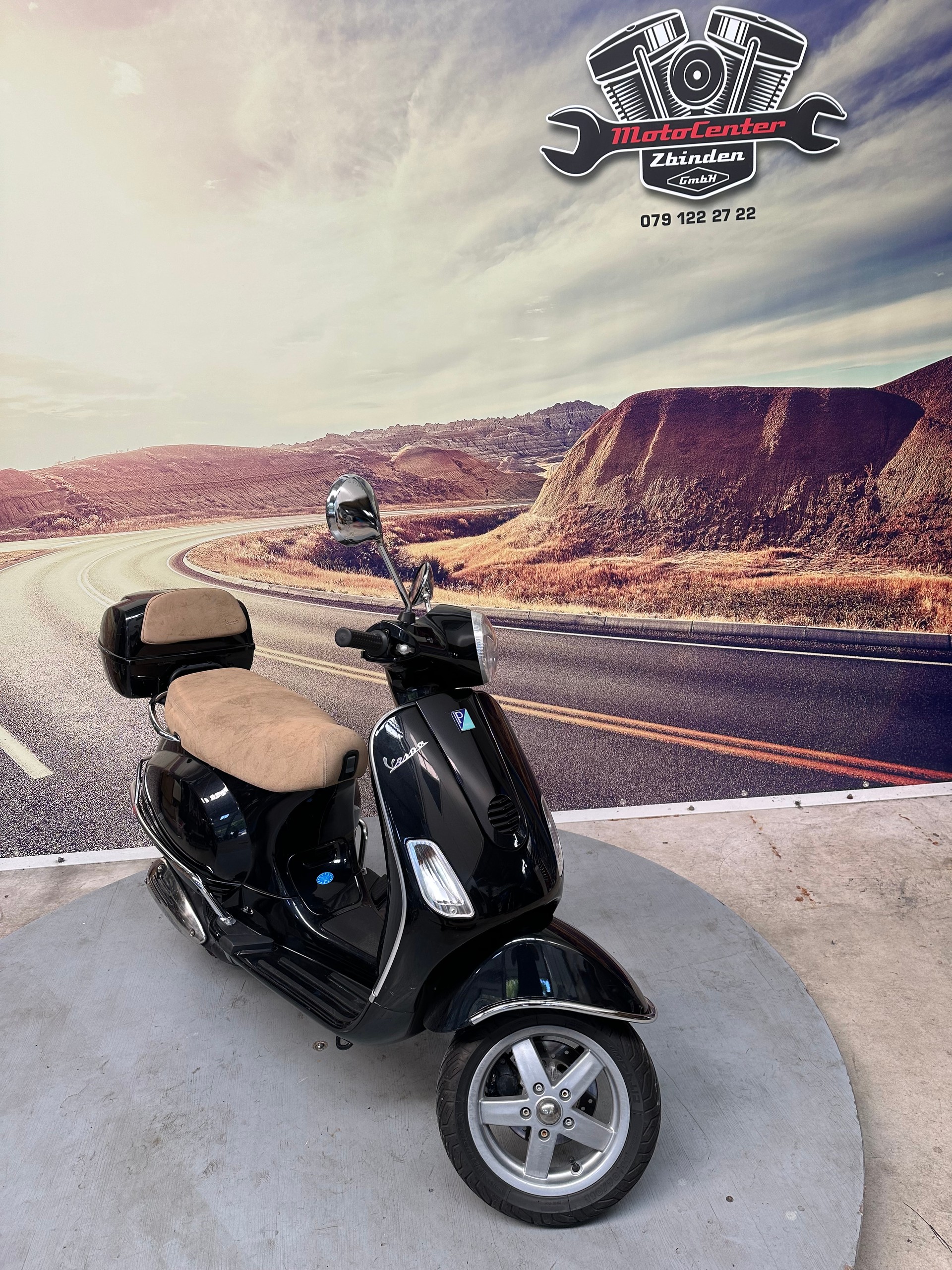 PIAGGIO Vespa LX-showroom-element-1