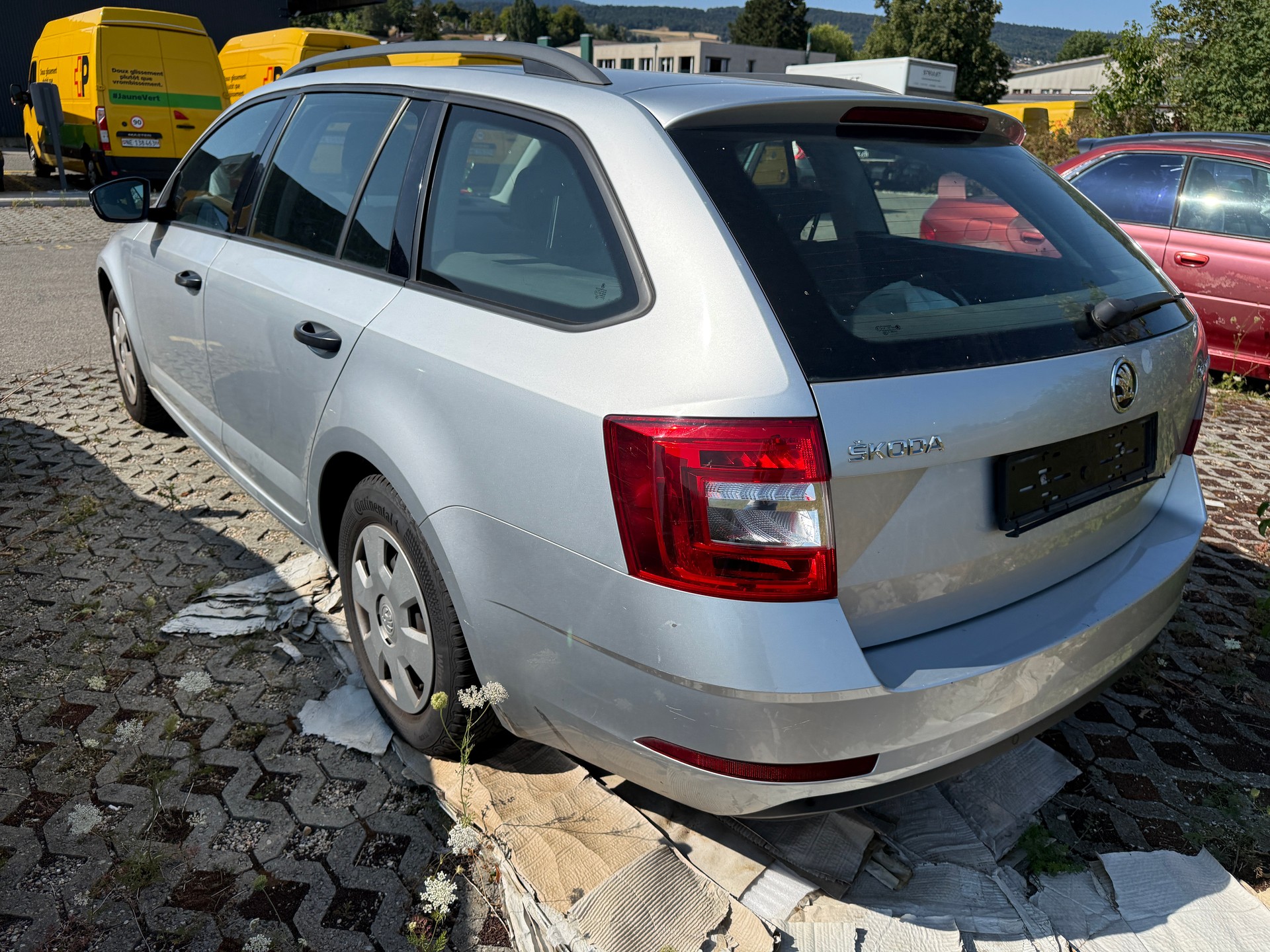 SKODA Octavia Combi 1.0 TSI Ambition-image-8