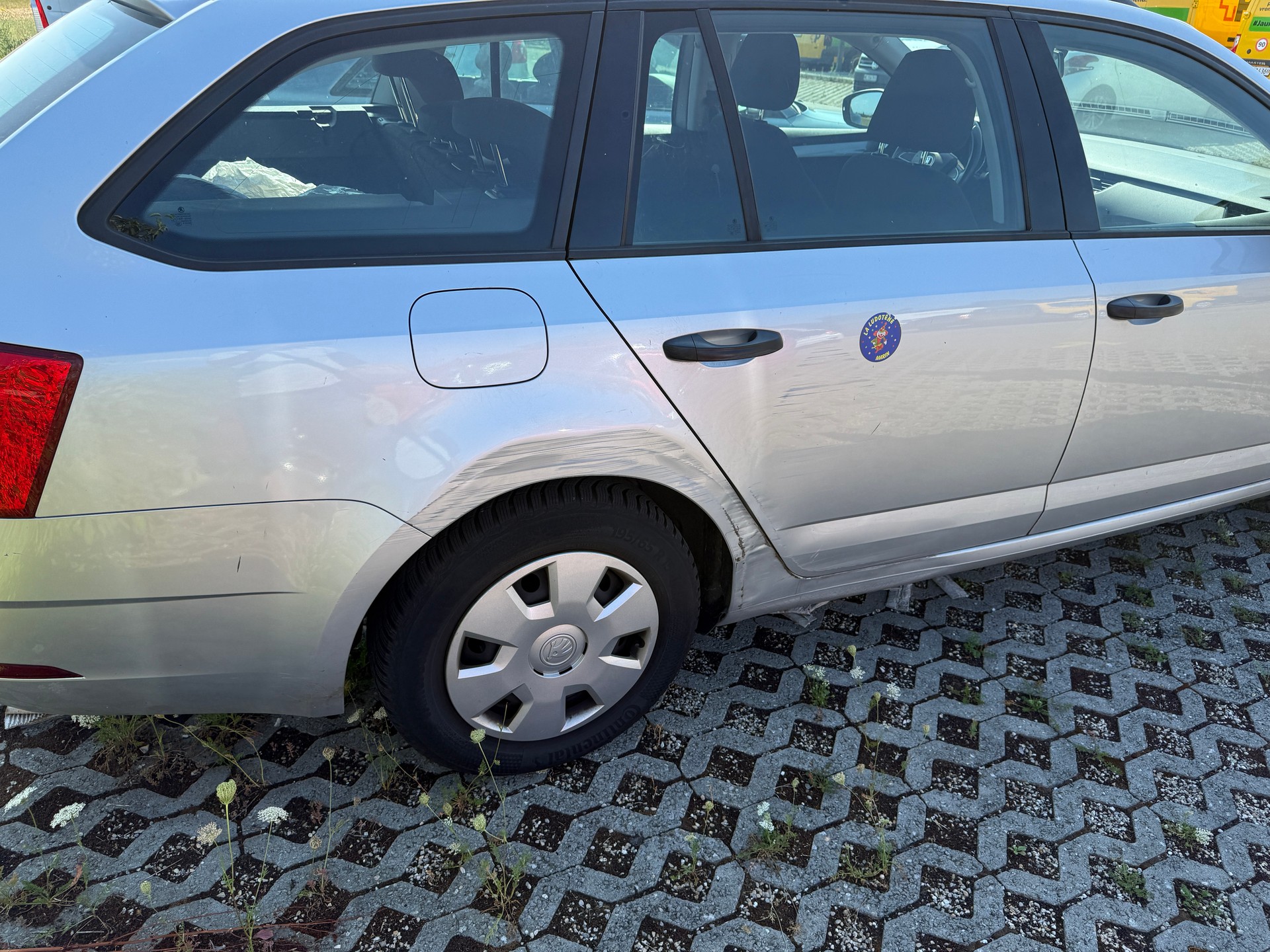SKODA Octavia Combi 1.0 TSI Ambition-image-3