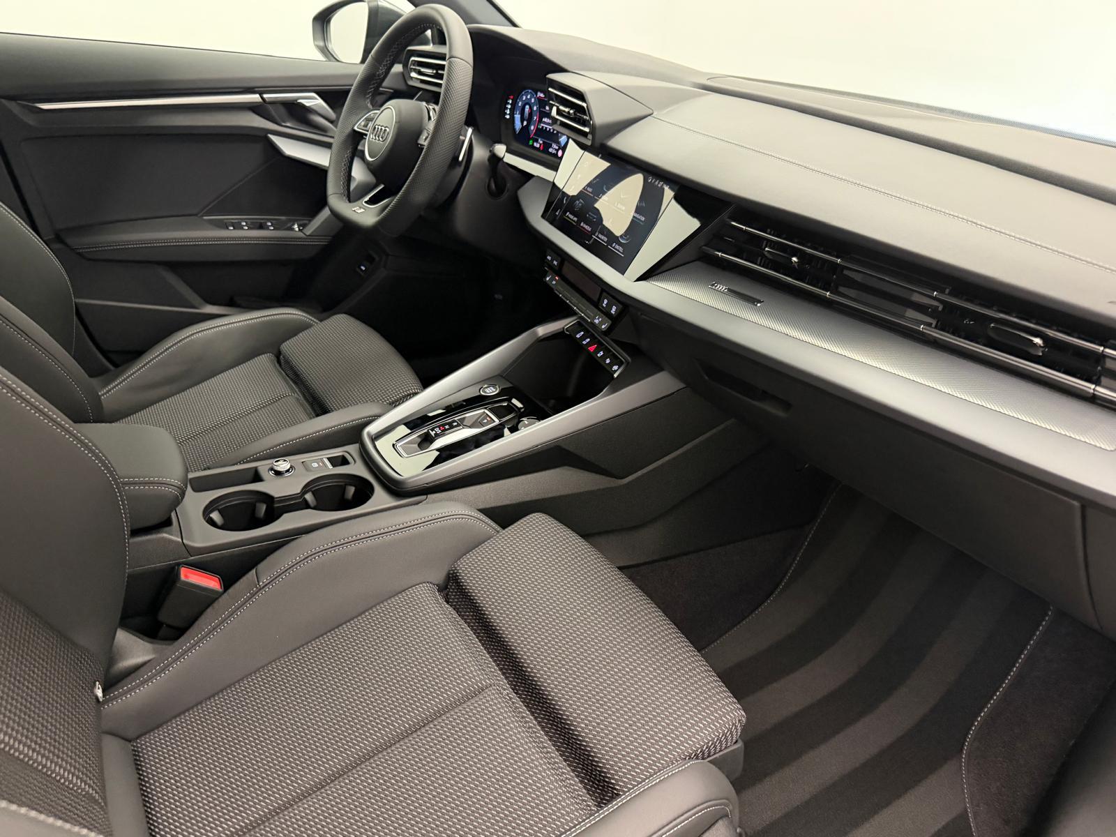 AUDI A3 Sportback 35 TFSI S Line S-Tronic-image-10
