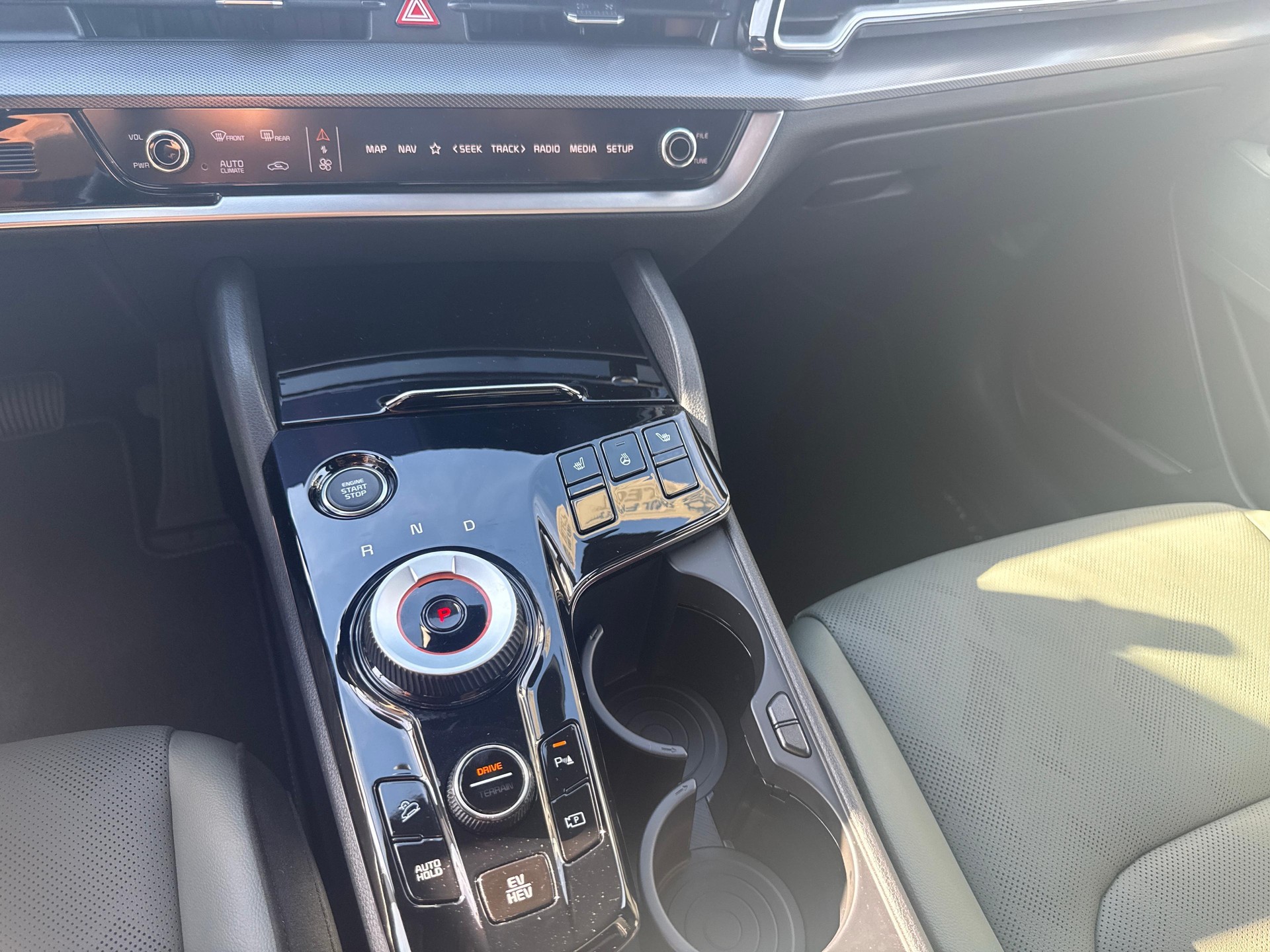 KIA Sportage 1.6 T-GDi PHEV Power Edition-image-16