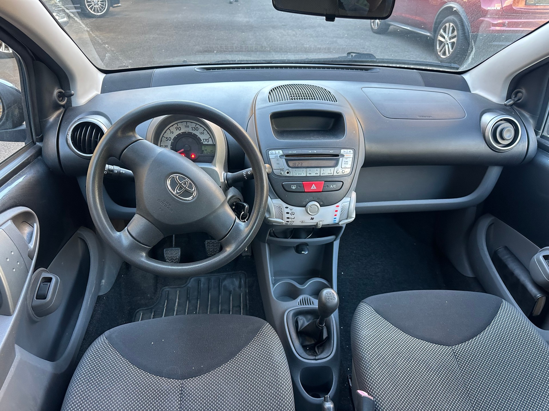 TOYOTA Aygo 1.0 Linea Sol-image-8